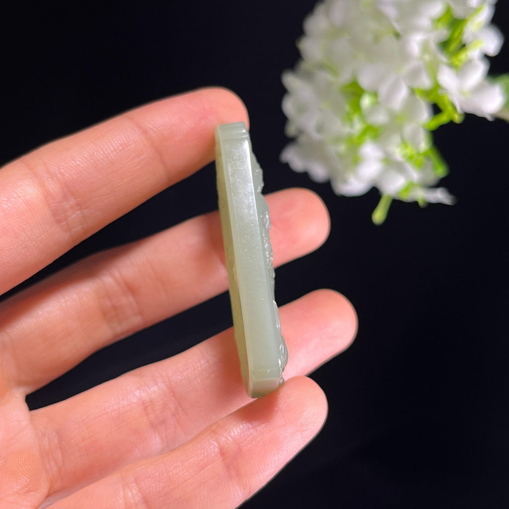 新疆天然和田玉沙枣青观音雕刻挂件（yc353781）