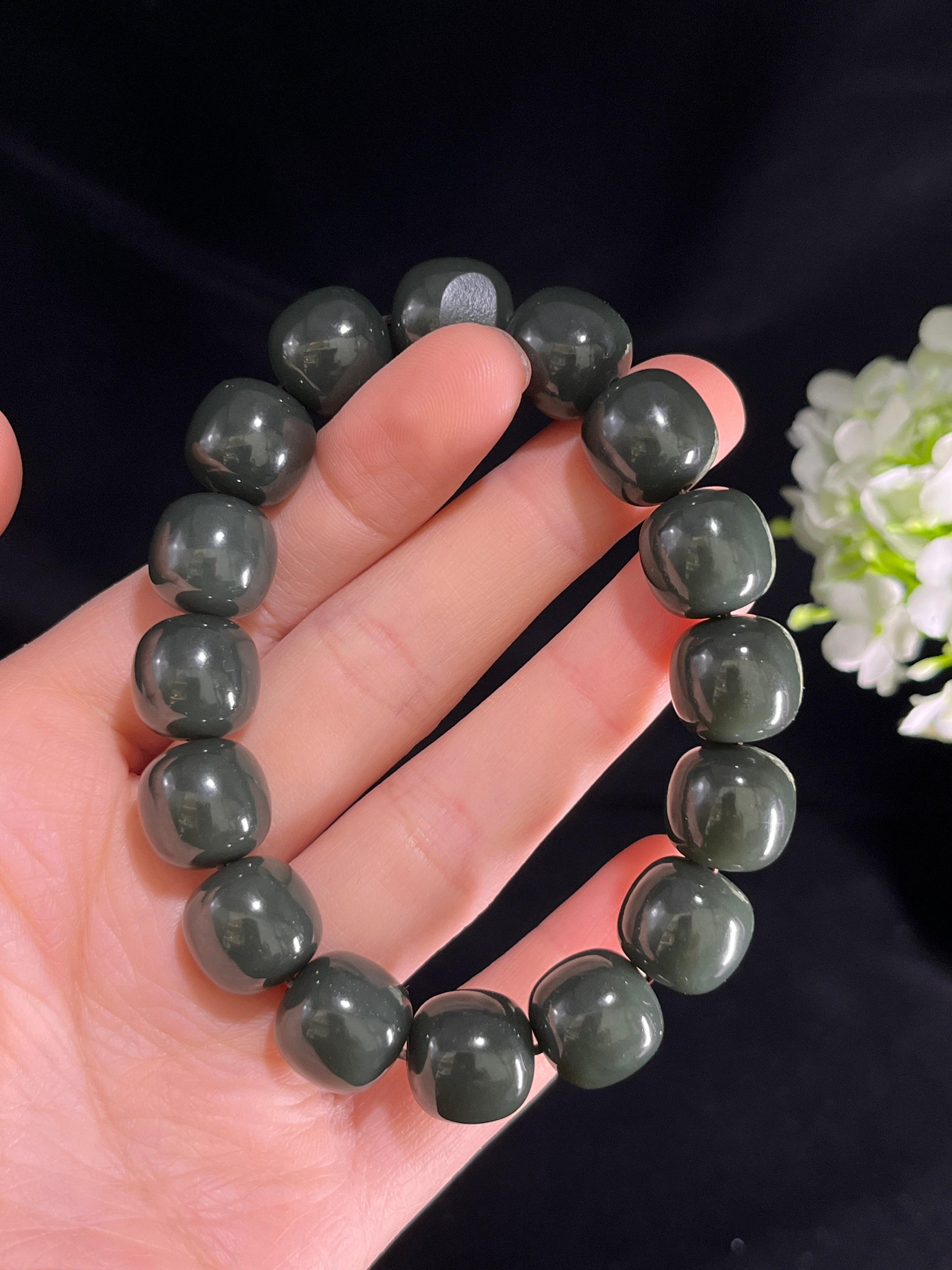 和田玉黑青带皮籽料手串（卡14）（yc250557）