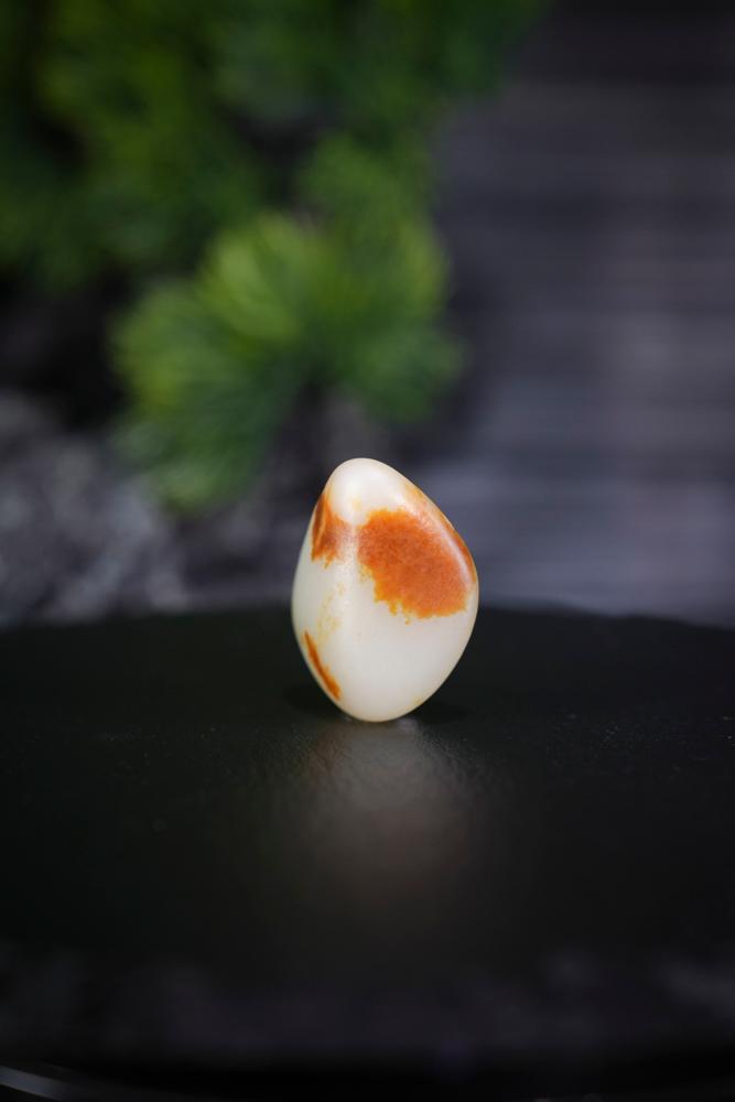 新疆和田玉聚红皮白肉籽料原石挂坠（yc230252）