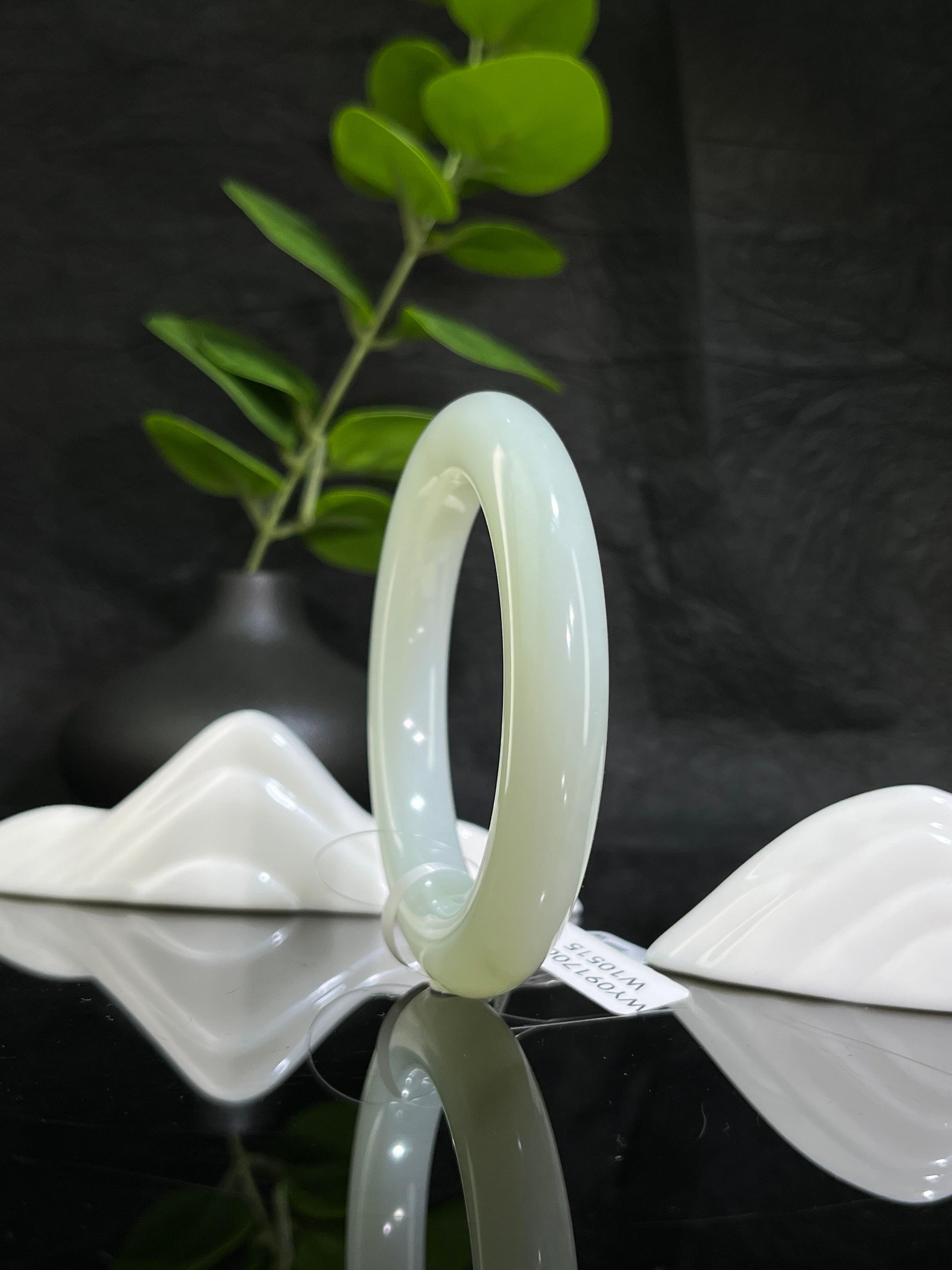 和田玉高青白手镯（57卡）（yc231972）