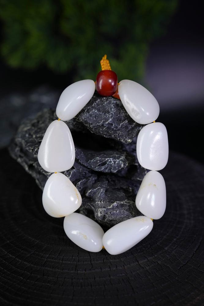 新疆和田玉一级白玉籽料手串（yc229706）