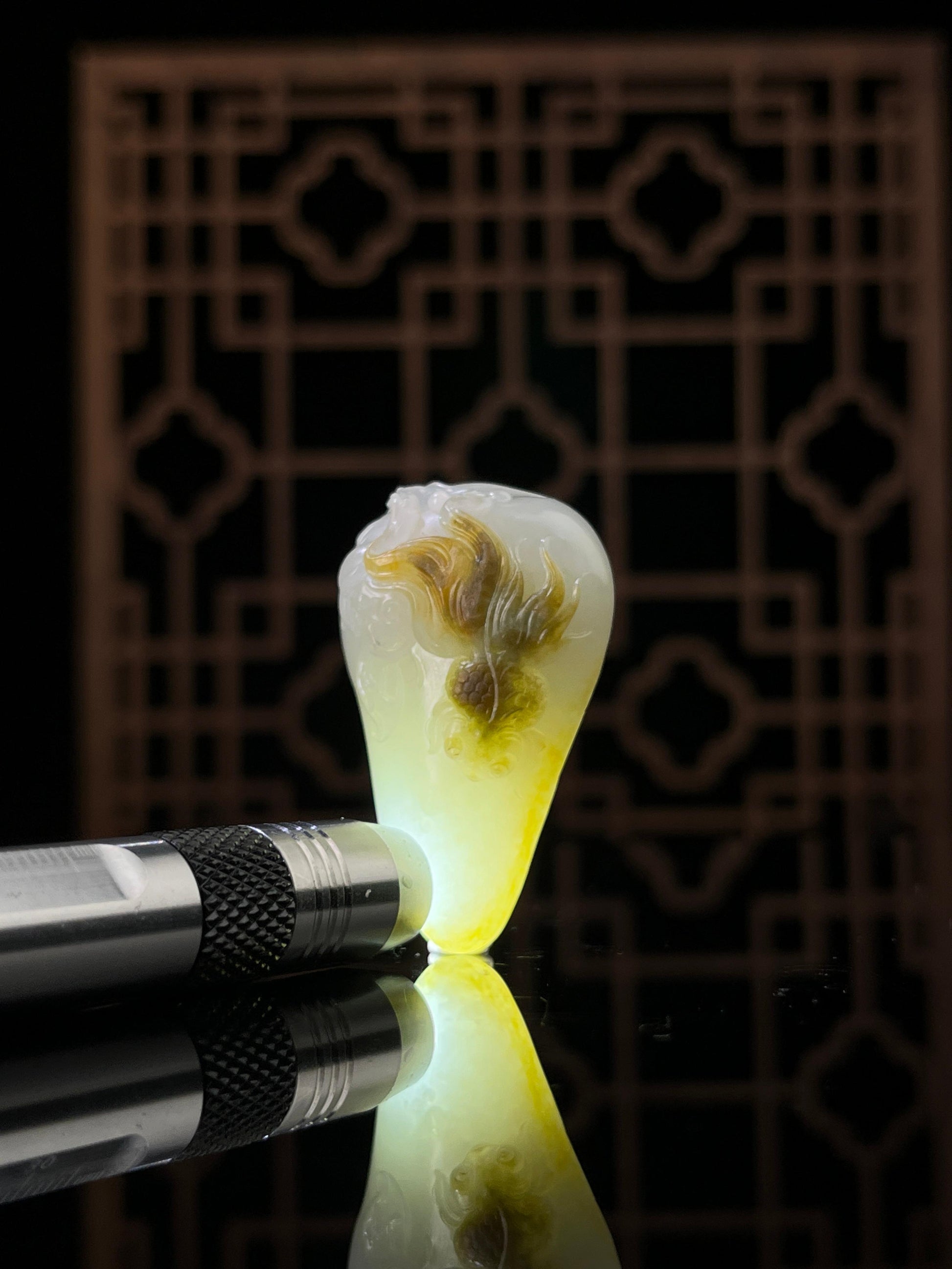 新疆和田玉天然籽料羊脂白玉三彩挂件（yc232472）