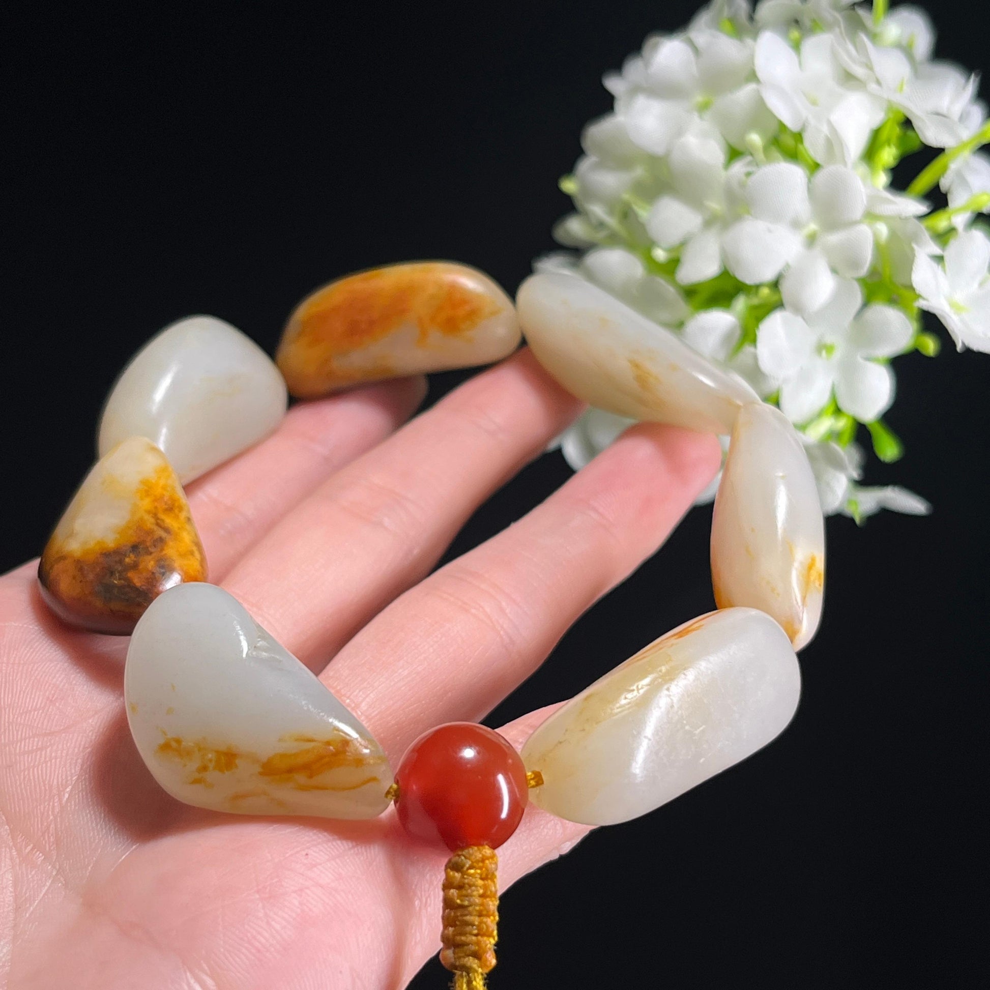 和田玉白玉洒金黑红黄皮“玉璞连华”籽料手串（yc302831）