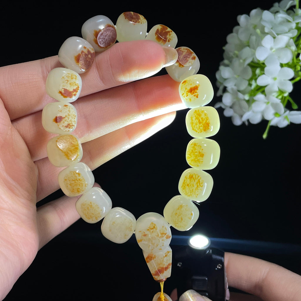 新疆天然和田玉聚红皮洒金籽料手串（yc403708）