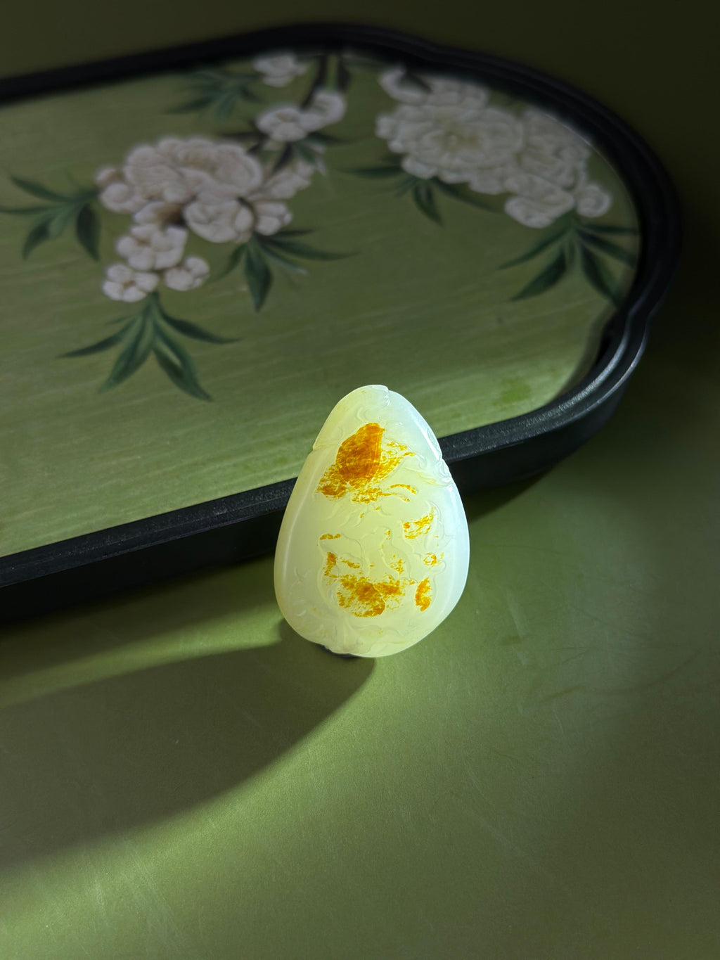 精品和田玉洒金皮白玉籽料蝶恋花挂件（yc763930）