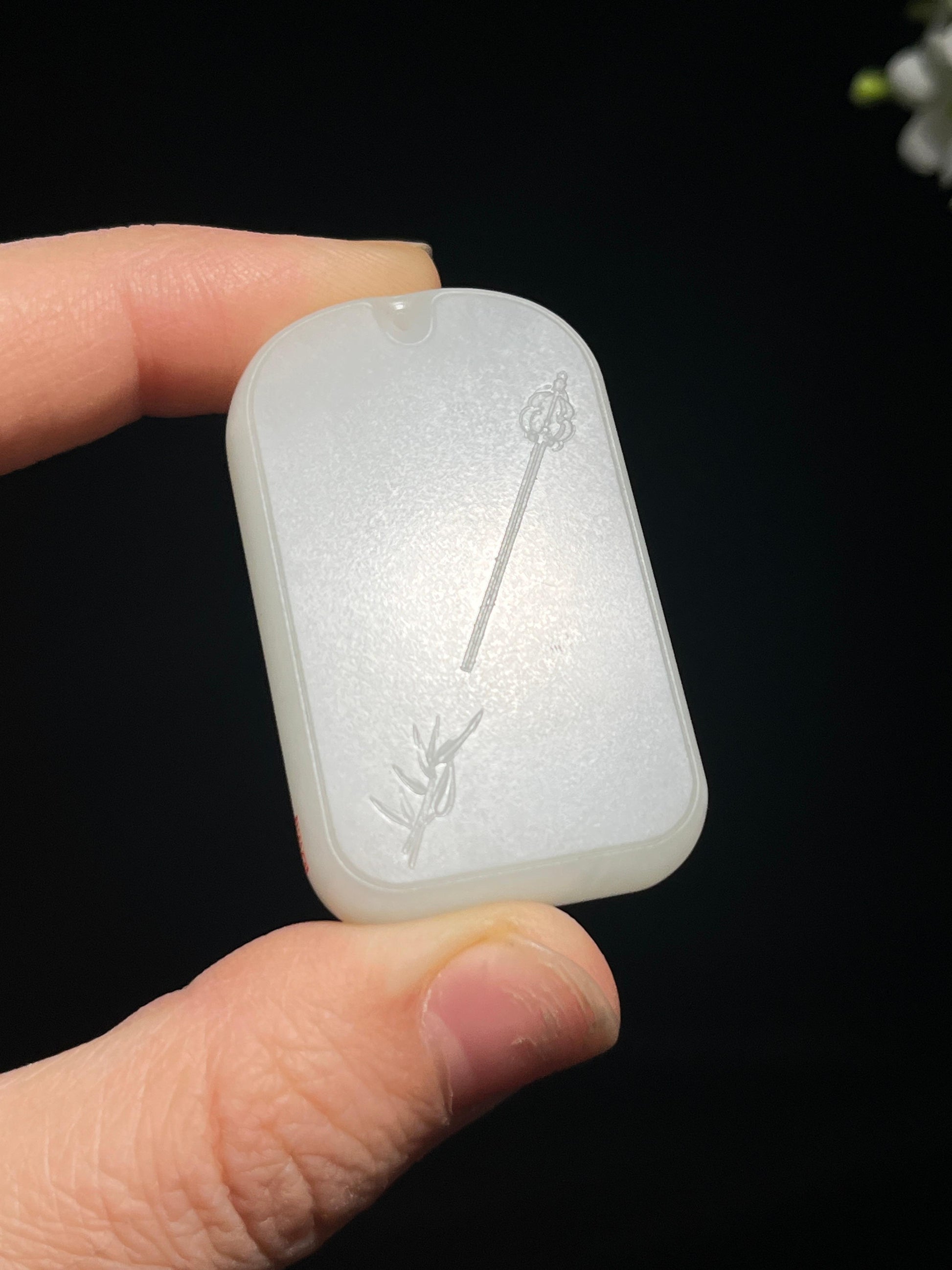 和田玉山水牌吊坠（yc258280）