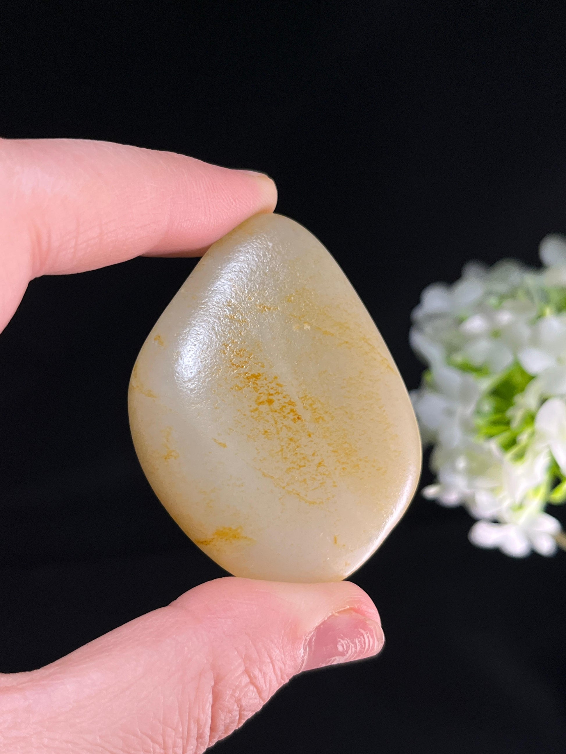 新疆和田玉洒金皮籽料原石小手把（yc251757）