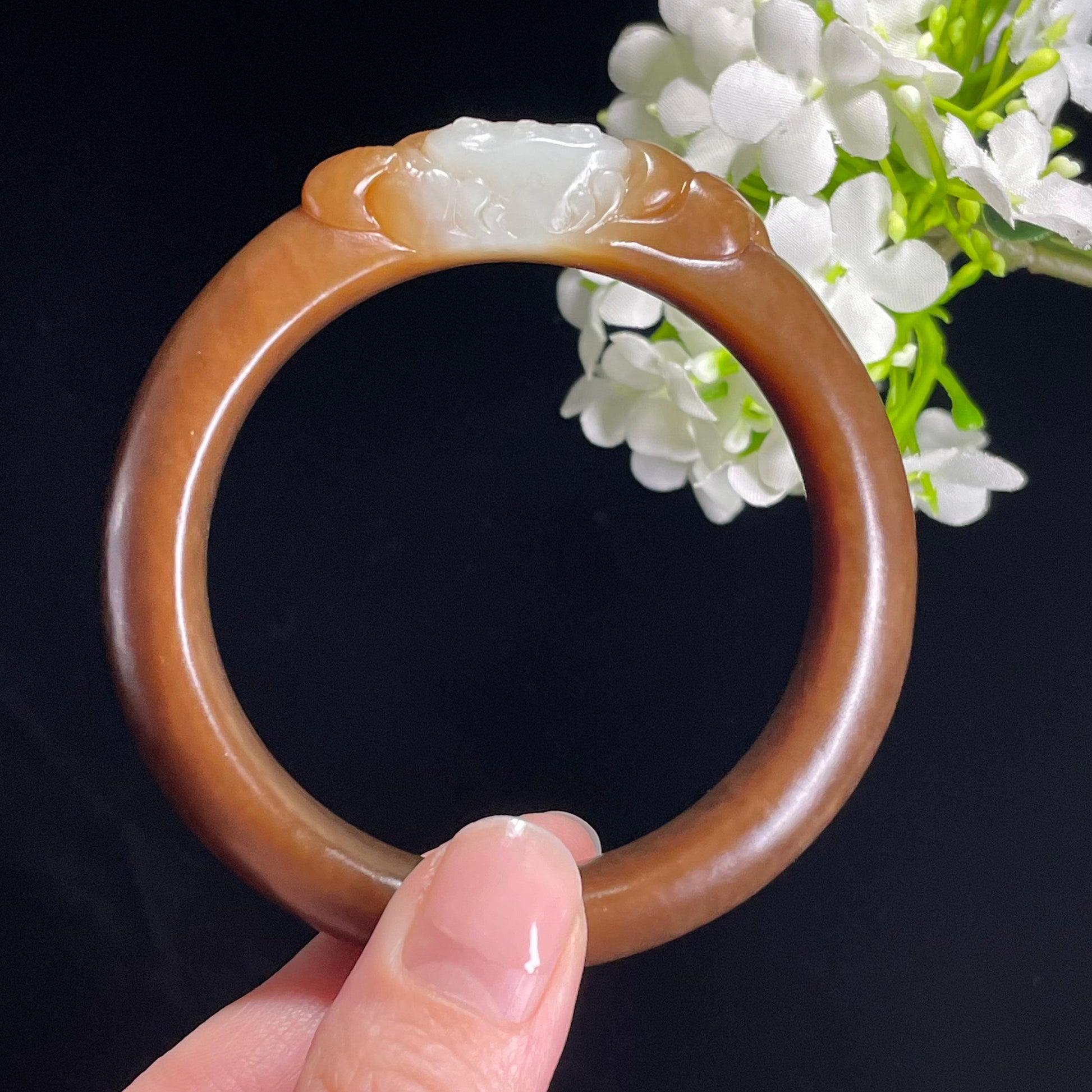 A新疆天然和田玉“莲心沁糖”且末糖白料手镯（卡54）（yc309472）