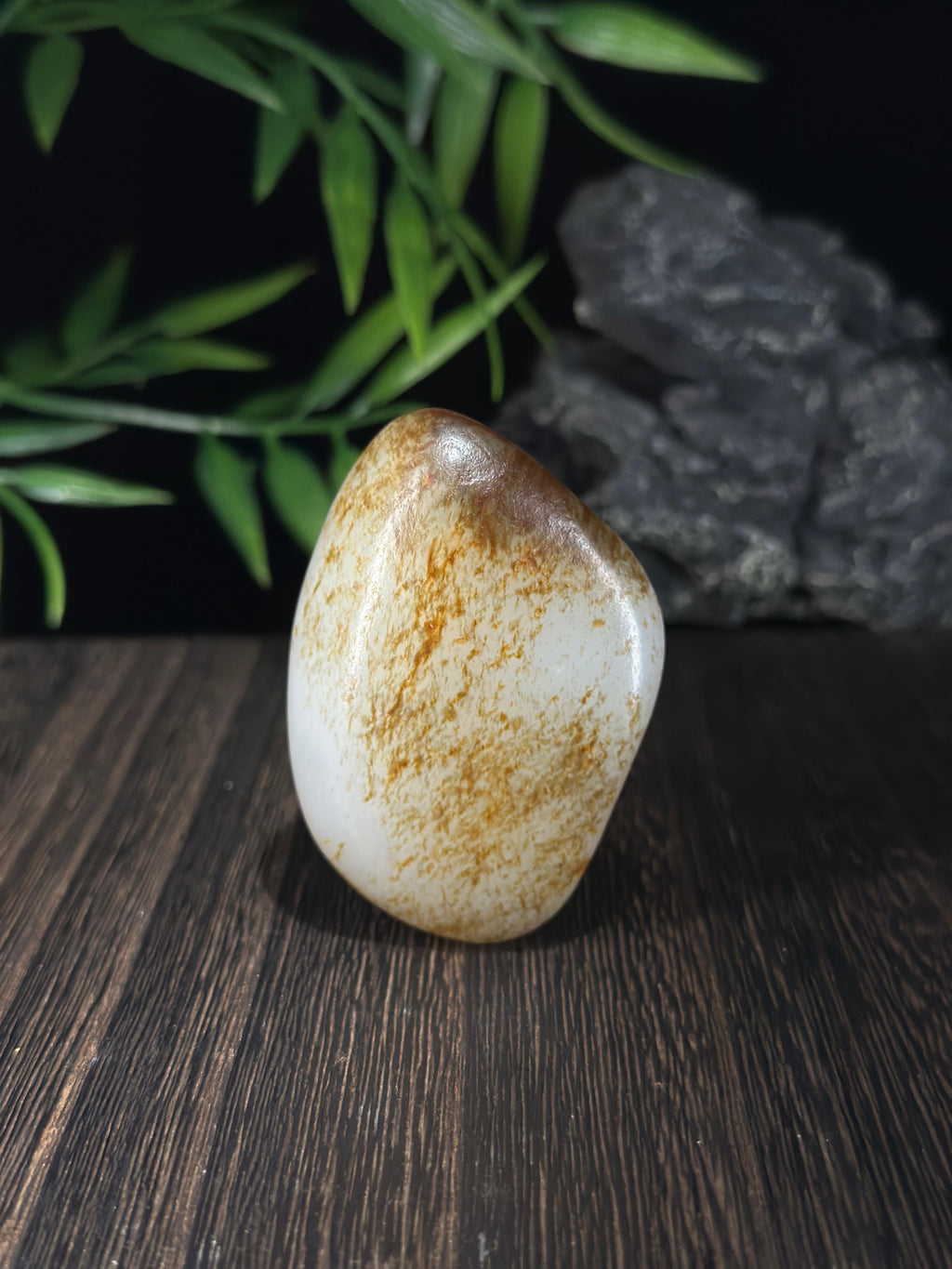 新疆和田玉珍品白玉秋梨皮籽料手把件（yc698546）