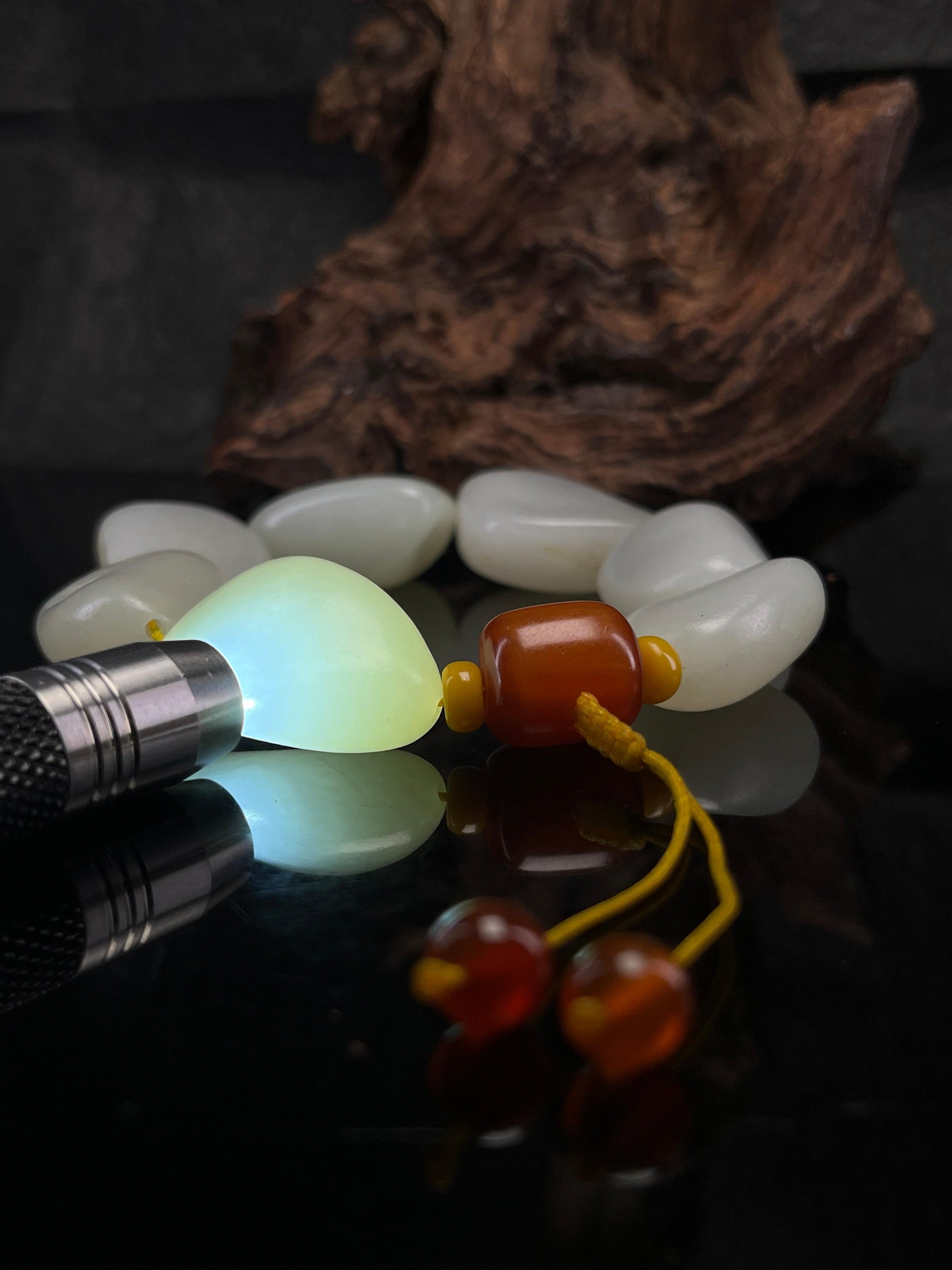 新疆和田玉天然籽料原石羊脂白玉手串（yc232505）