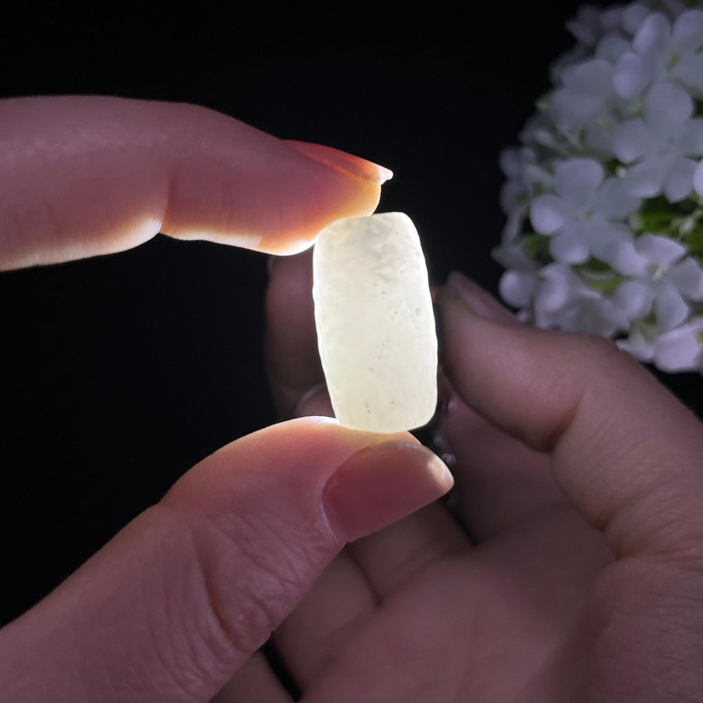 和田玉带墨青花料“路路通”籽料雕刻勒子挂件（yc284649）