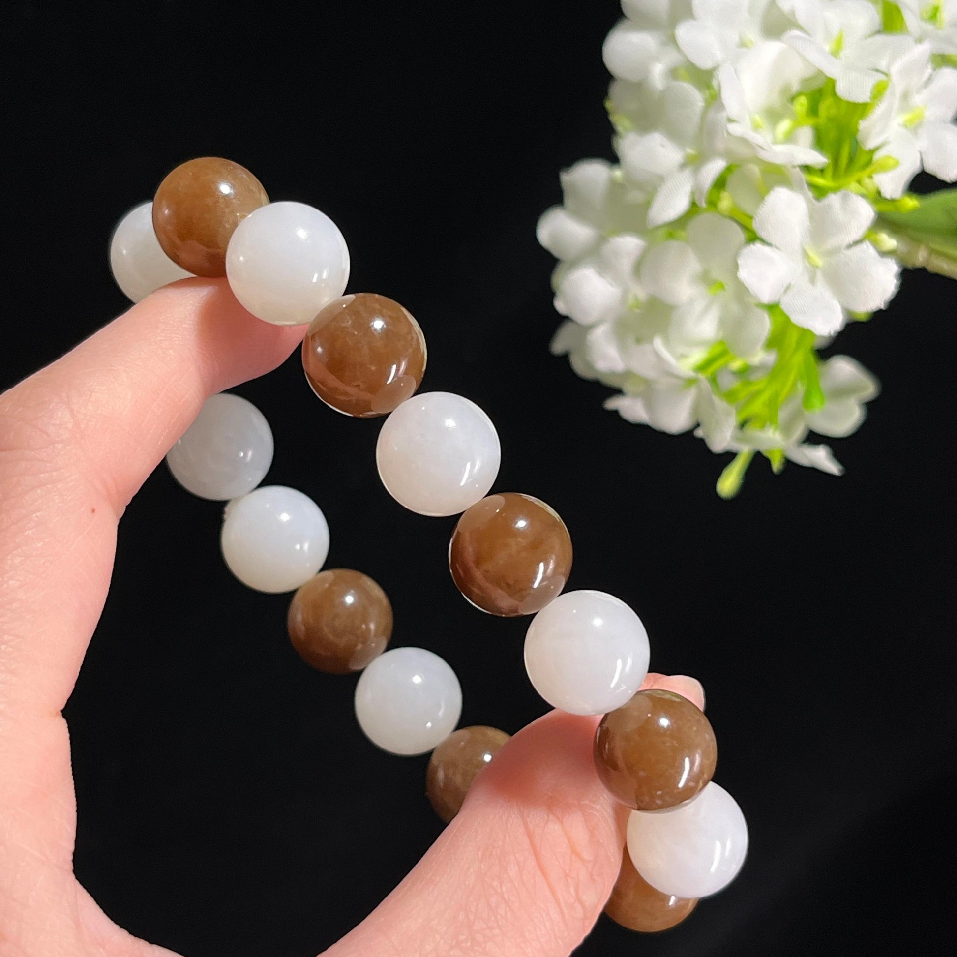 新疆和田玉“焦糖碎雪”且末全糖跳色手串（yc296563）