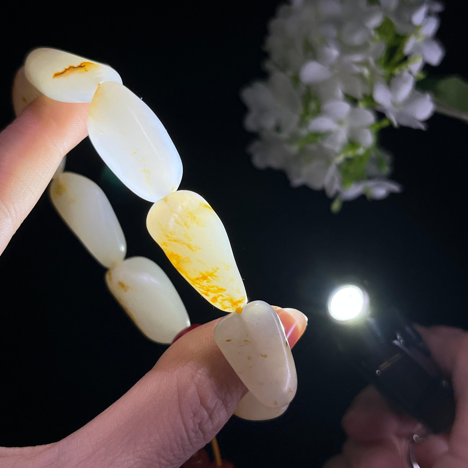 和田玉白玉洒金皮红皮籽料原籽手串（yc347505）