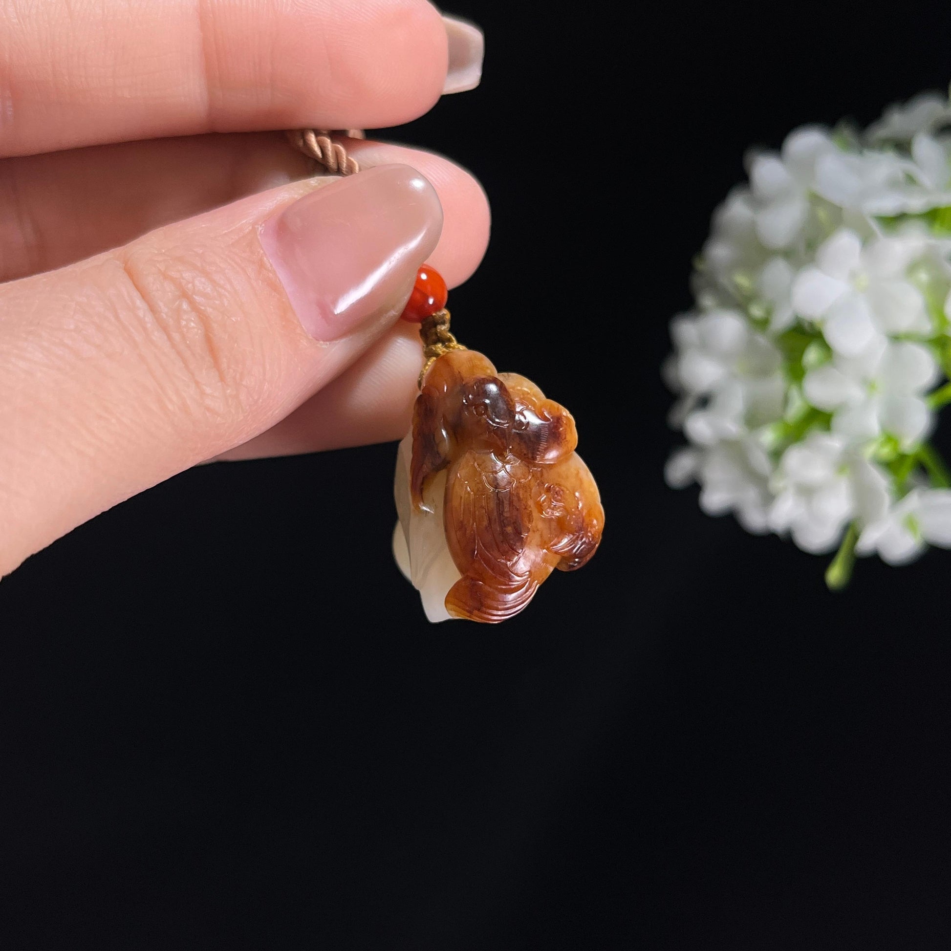 新疆天然和田玉白玉红皮籽料喜事连连俏色巧雕（yc379541）