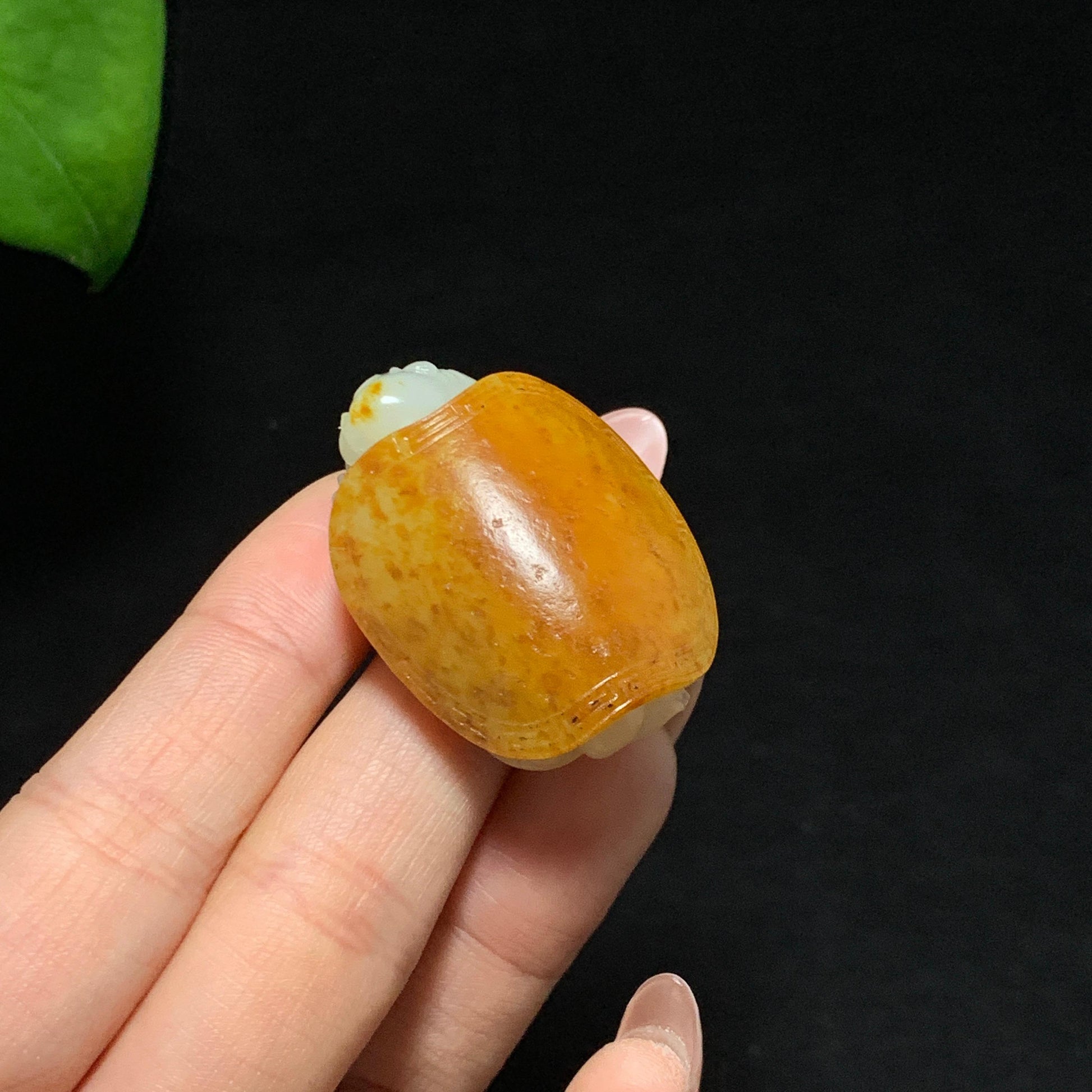 收藏级和田聚红皮籽料龙龟手把件（yc350628）