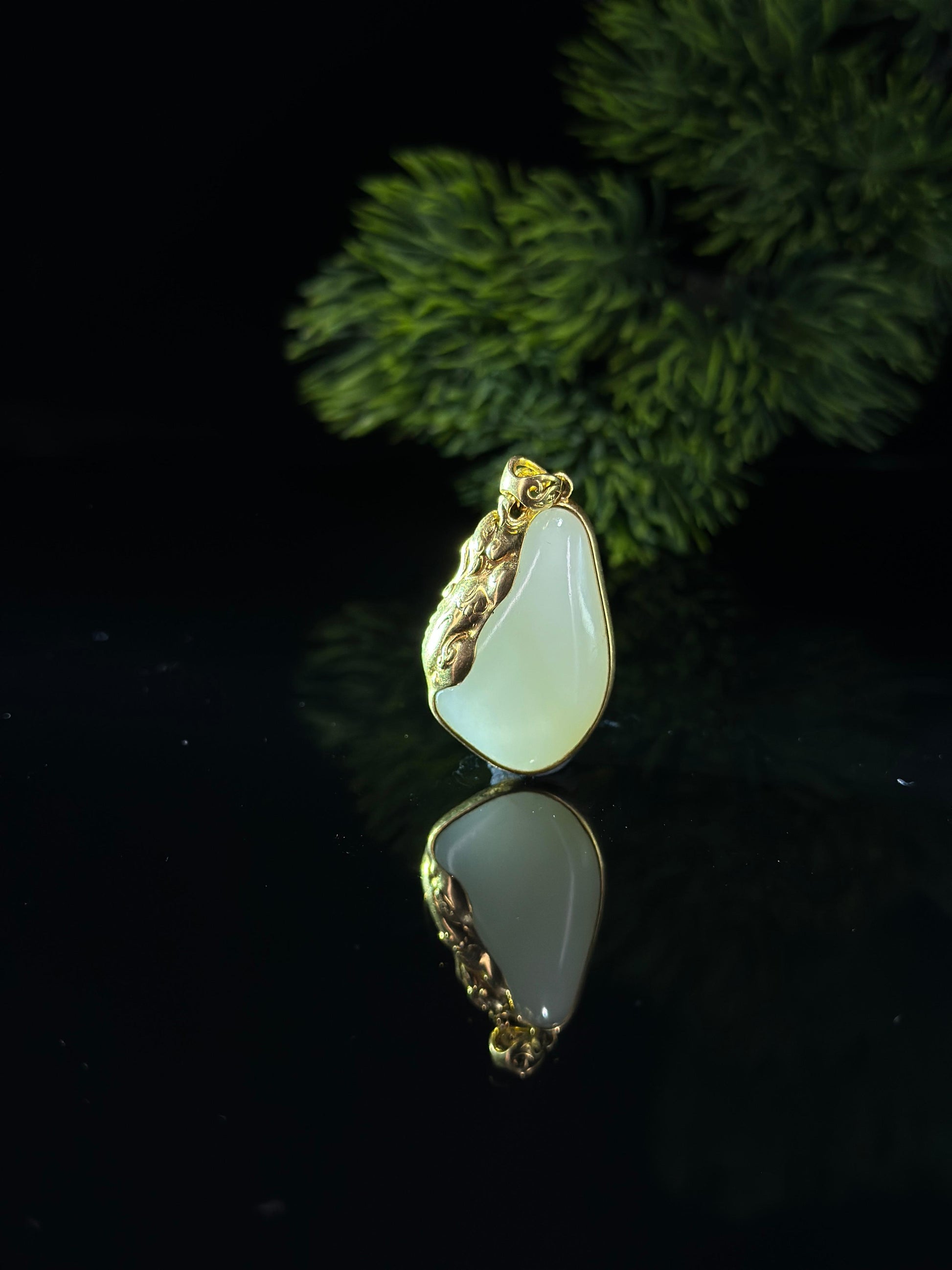 新疆和田玉珍品18K金镶光白籽籽料挂件（yc696711）