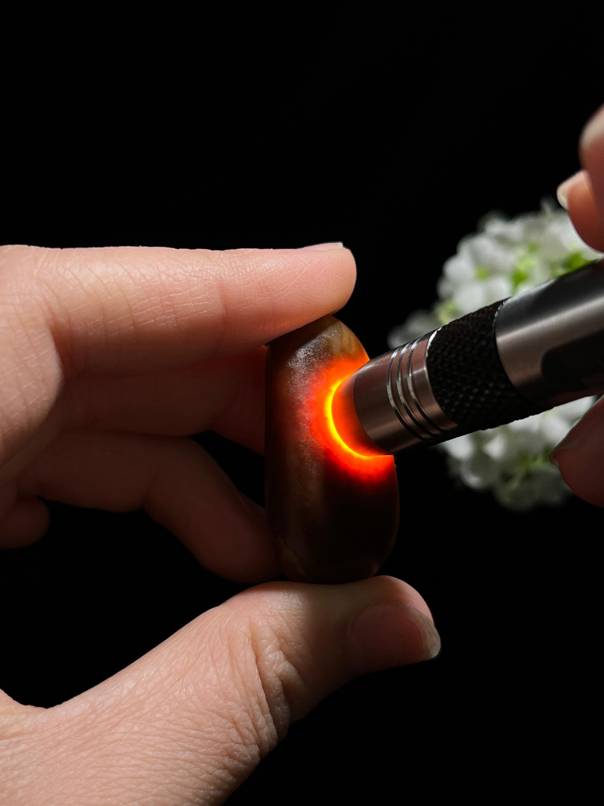 新疆和田玉特色红沁籽料原石（yc255414）