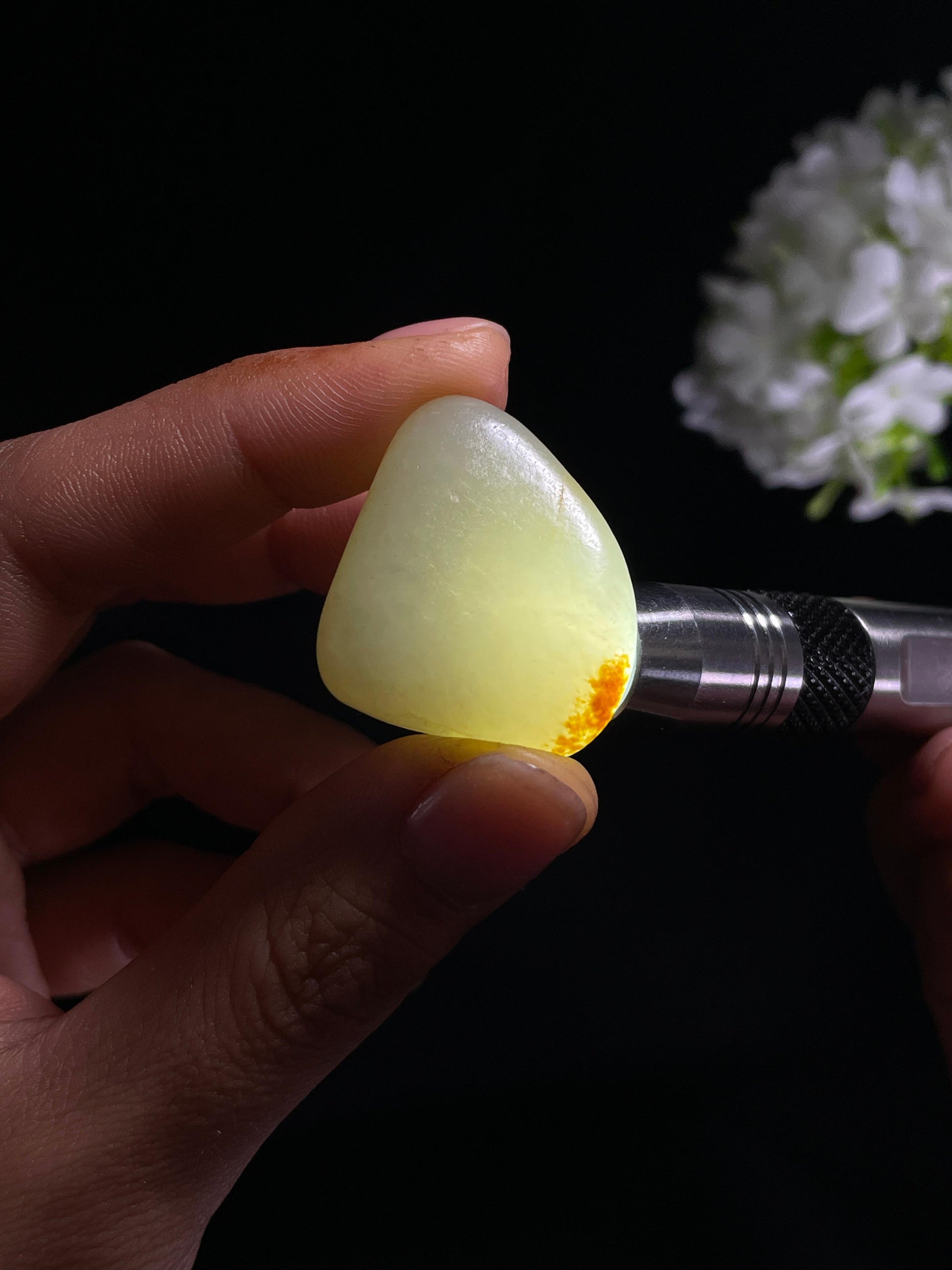 和田玉白玉聚红皮籽料原石（yc264632）