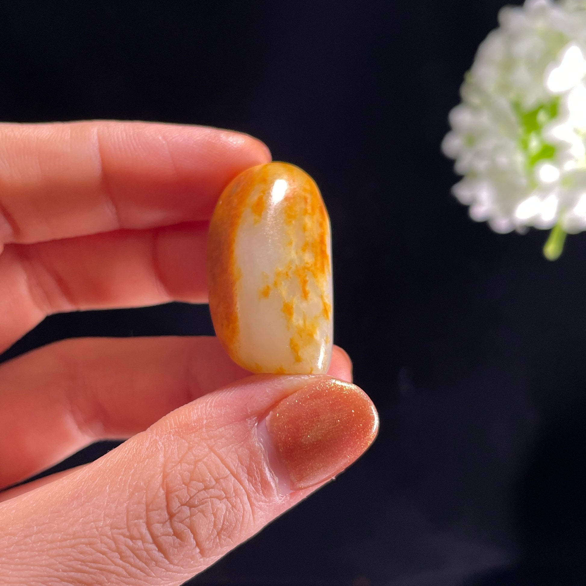 和田玉白玉“彤云映雪”红皮白肉籽料（yc387309）