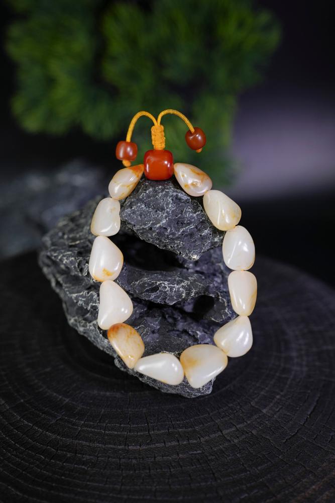 新疆和田玉白玉带洒金皮籽料原石手串（原籽无修）（yc229712）