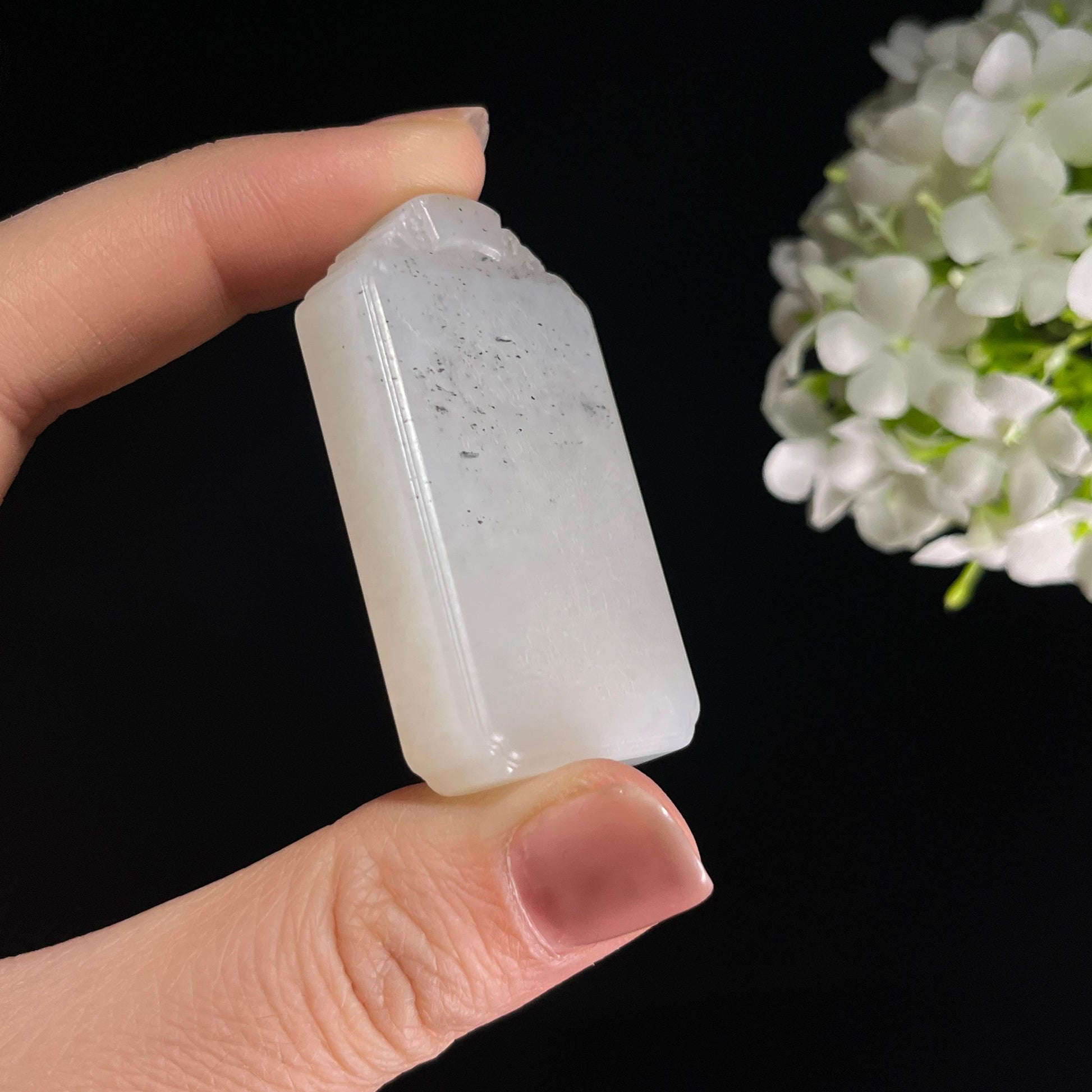 和田玉带墨青花“玉烟林隐”籽料雕刻挂件（yc284617）