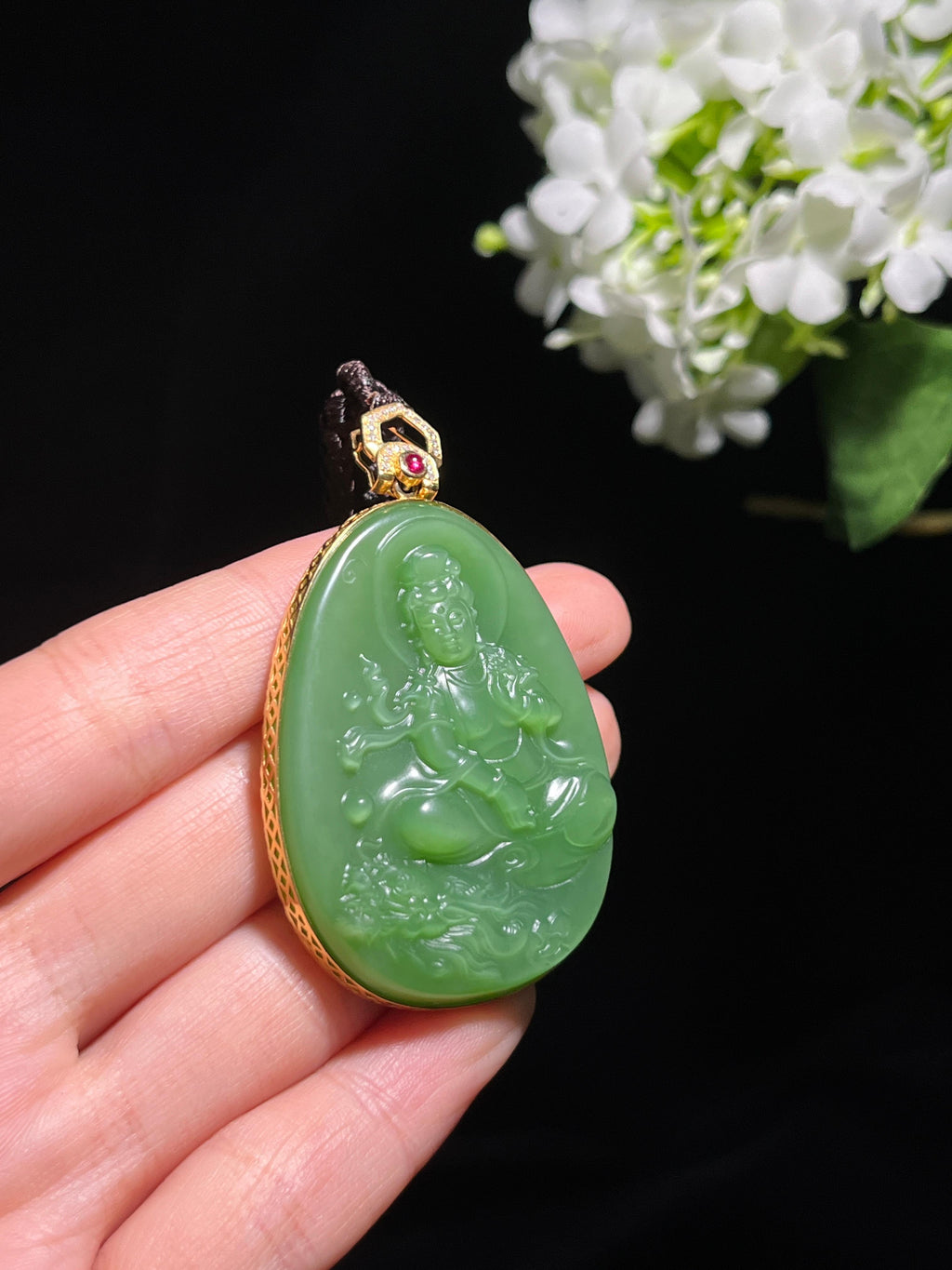 18k金镶碧玉观音雕刻挂件（yc261702）