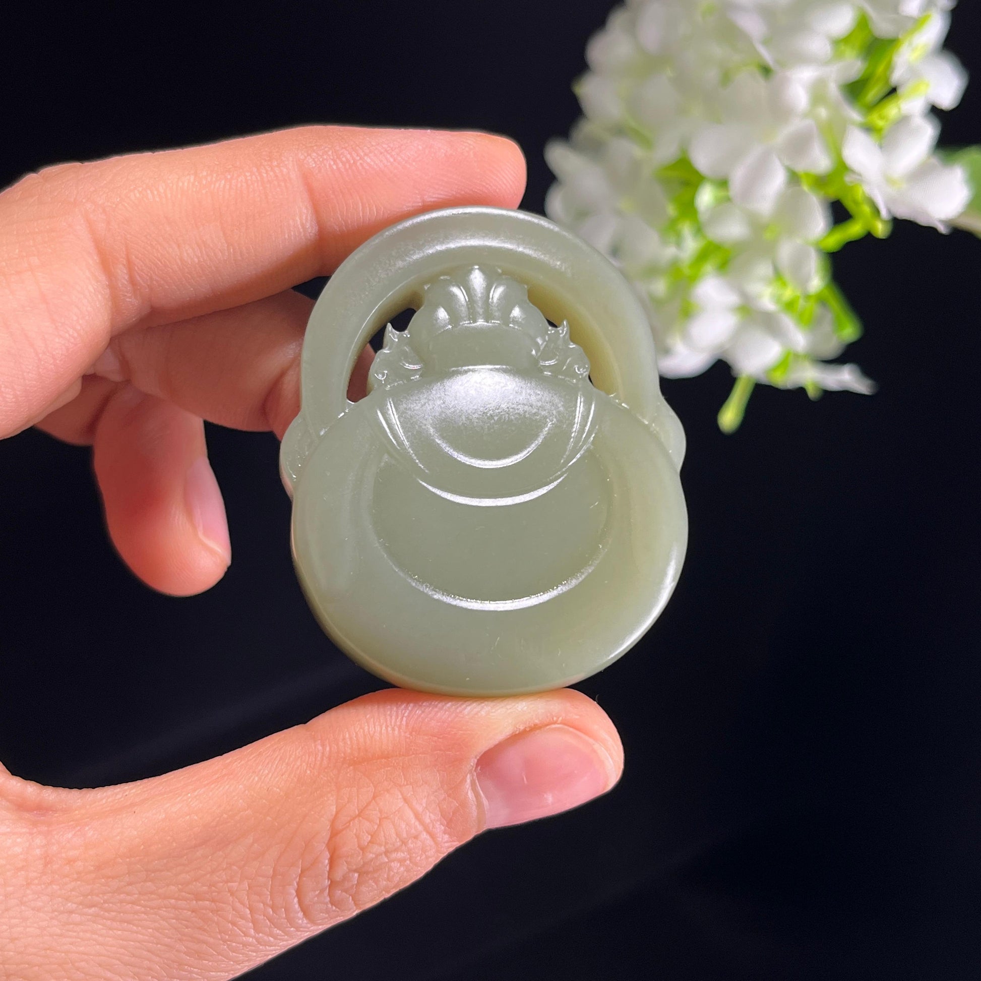 新疆天然和田玉沙枣青财神雕刻挂件（yc353783）