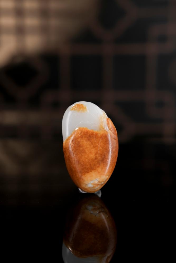 新疆和田玉天然籽料红皮白肉挂件（yc232314）