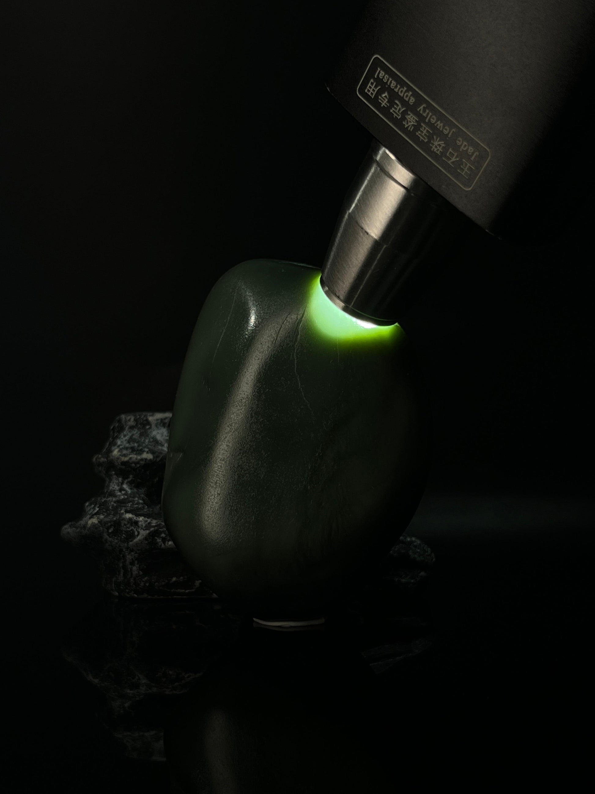 新疆和田玉籽料原石沙枣青手把件（yc236635）