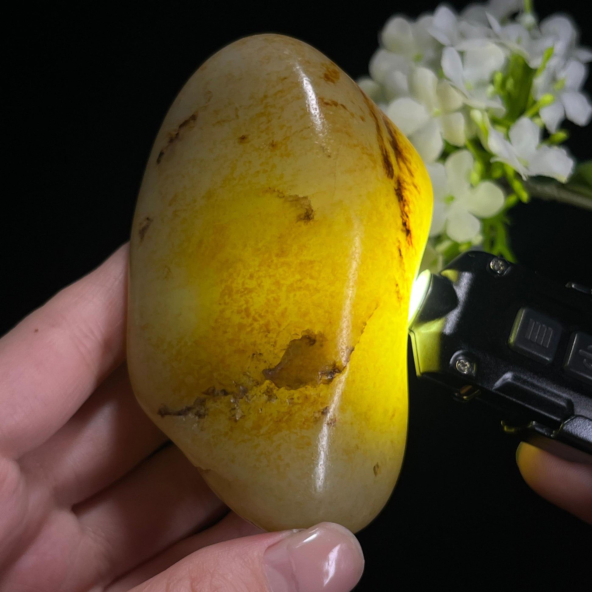 和田玉暖白种洒金皮籽料原石（yc308804）