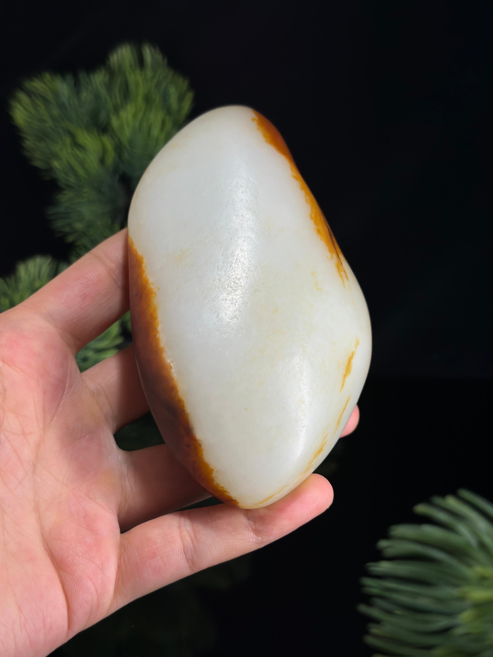 新疆和田玉典藏级红皮白肉双面皮籽料摆件（yc474020）