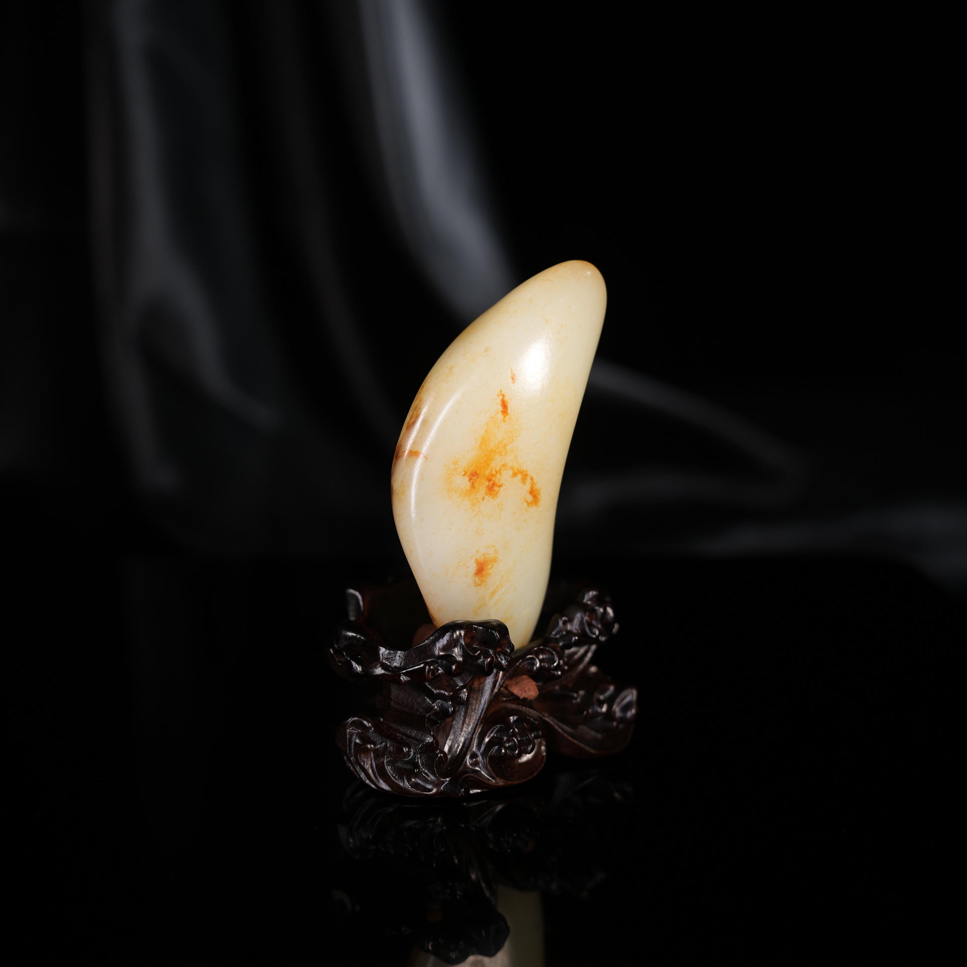 新疆和田玉“轻绯游霜”白玉洒金洒红皮籽料（yc450411）
