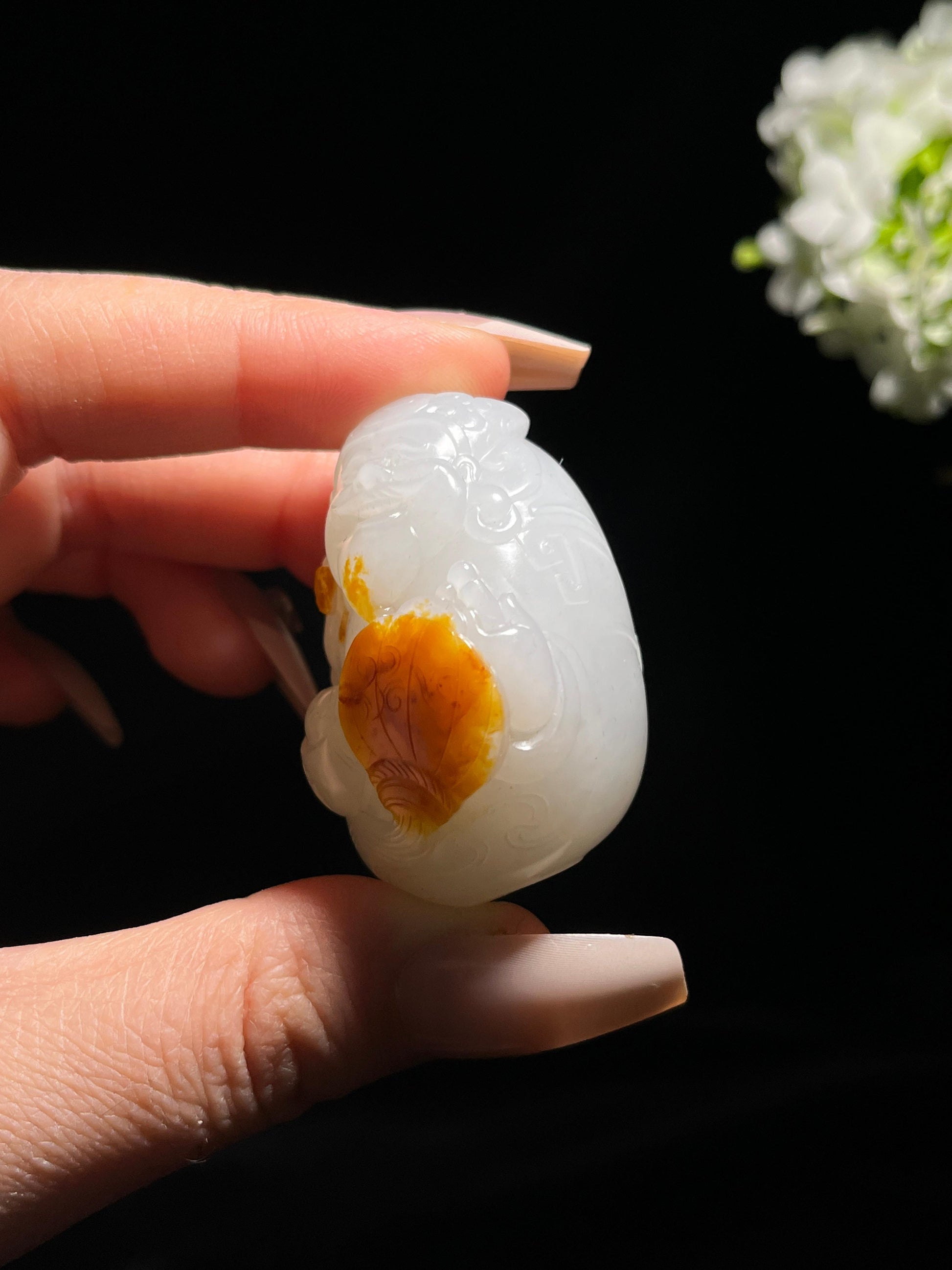 新疆天然和田玉籽料聚红皮羊脂白玉财神挂件（yc263429）