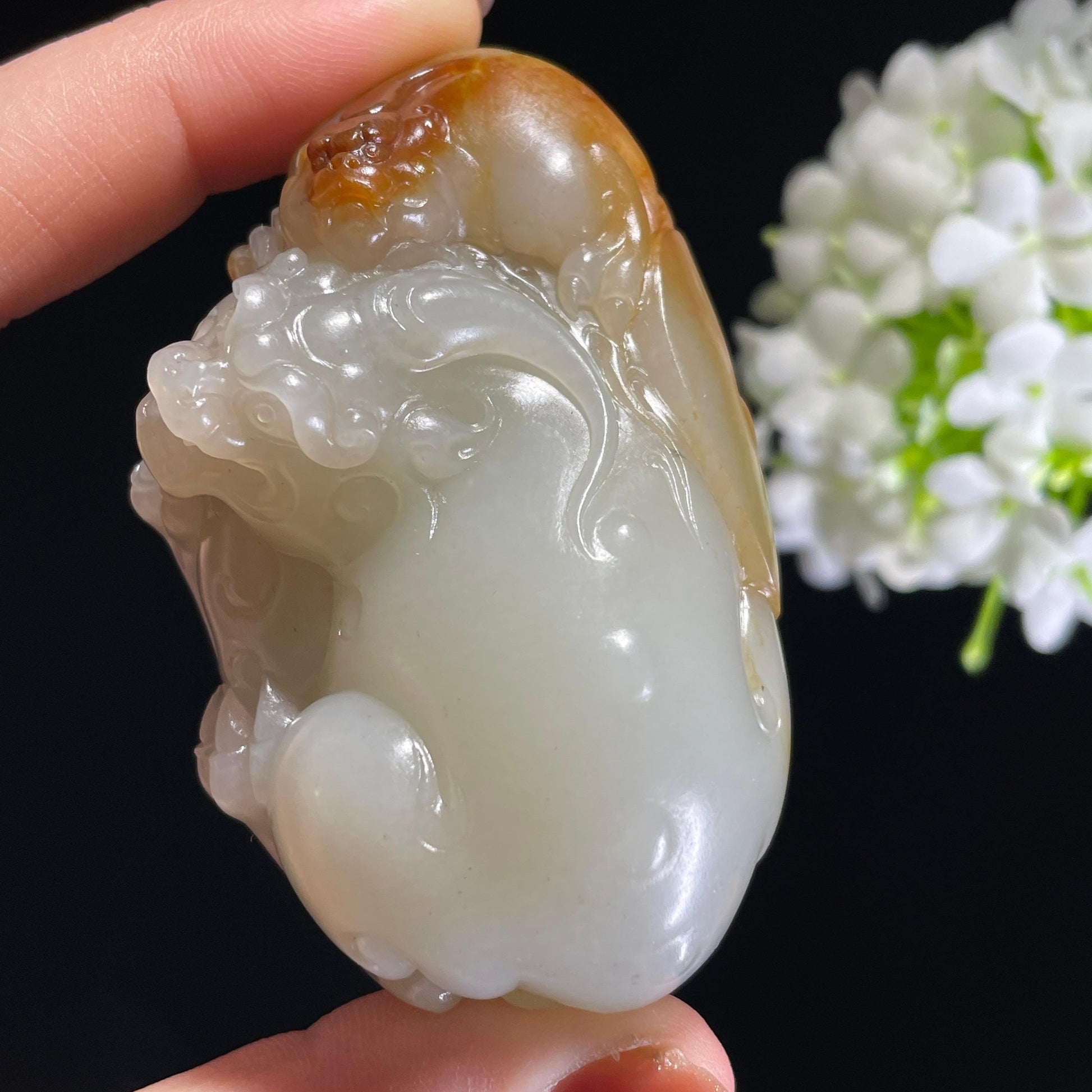 和田玉青花聚红皮“携子上朝”籽料貔貅雕刻（yc318432）