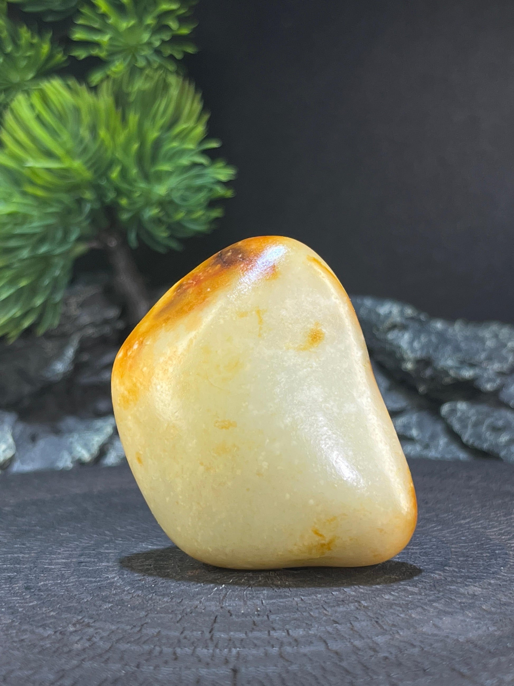 新疆天然和田玉白玉籽料原石带黄油皮小手把（yc224182）