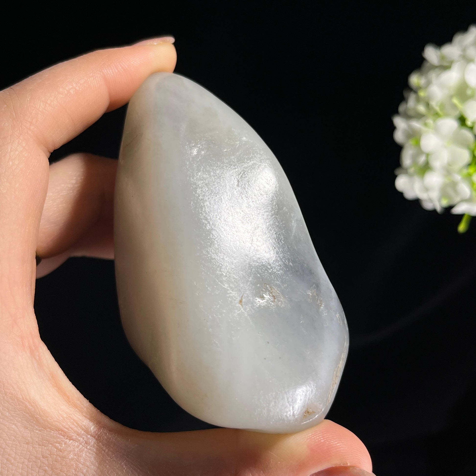 新疆天然和田玉“素玉含烟”青花籽料原石（yc300237）