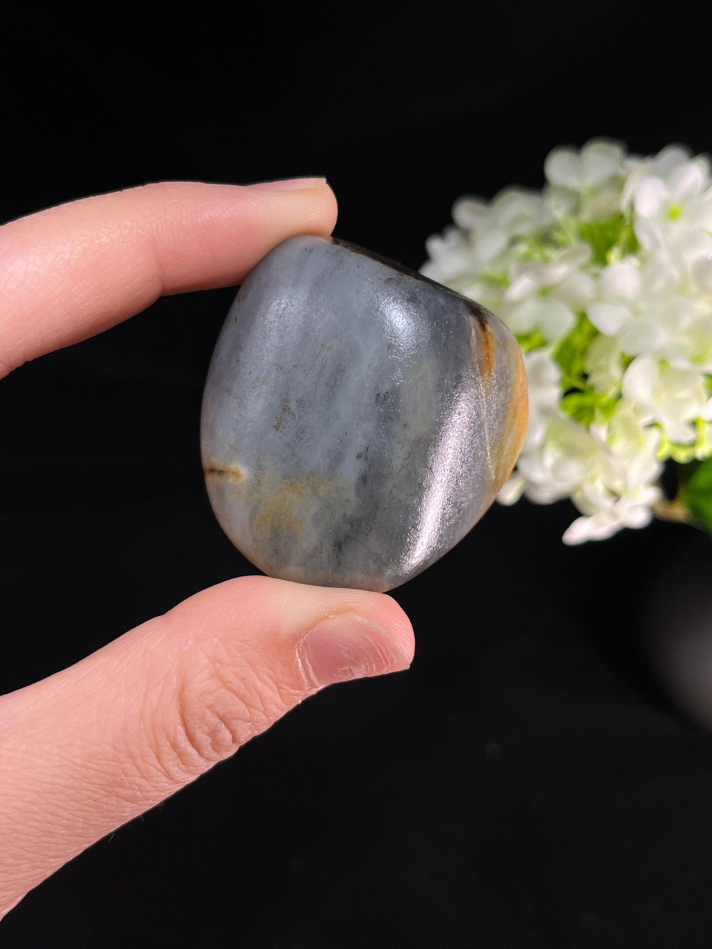 新疆和田玉青花带红皮籽料原石（yc250946）