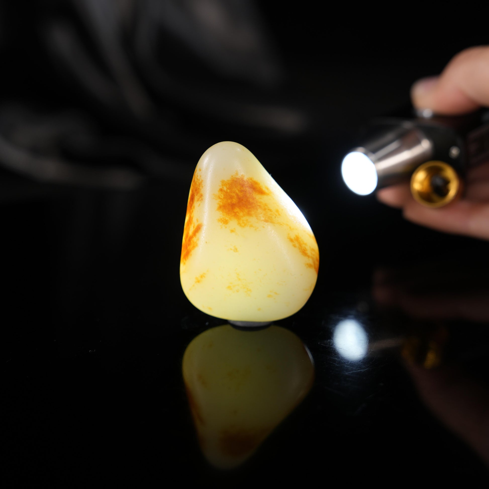 新疆和田玉“锦麓藏霞”白玉聚红皮籽料（yc450807）