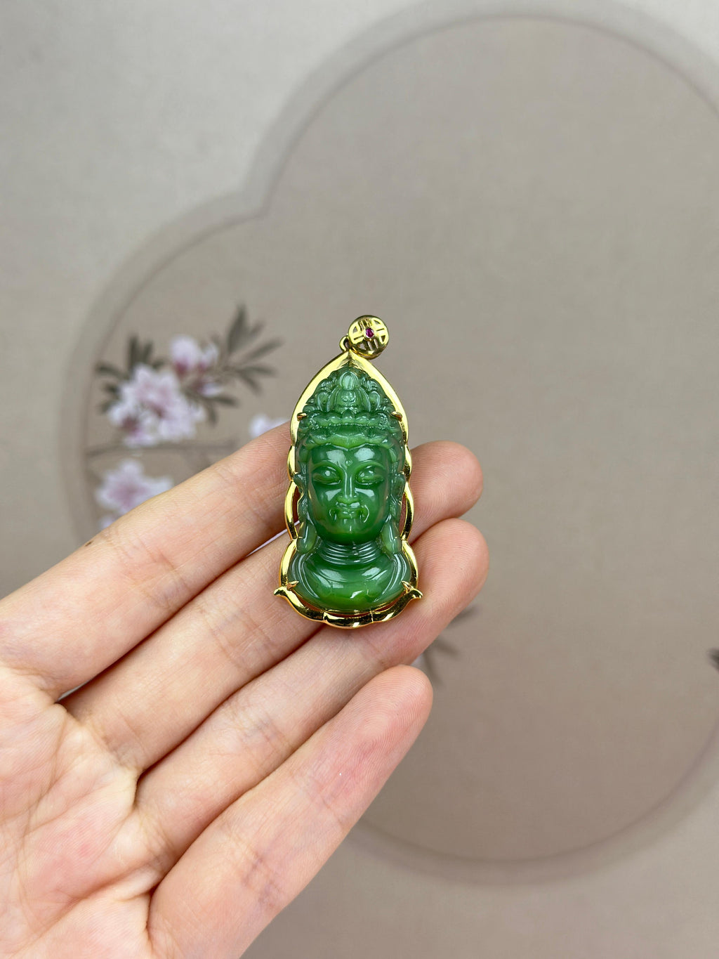 精品18K 金镶和田玉碧玉观音头吊坠（yc775677）