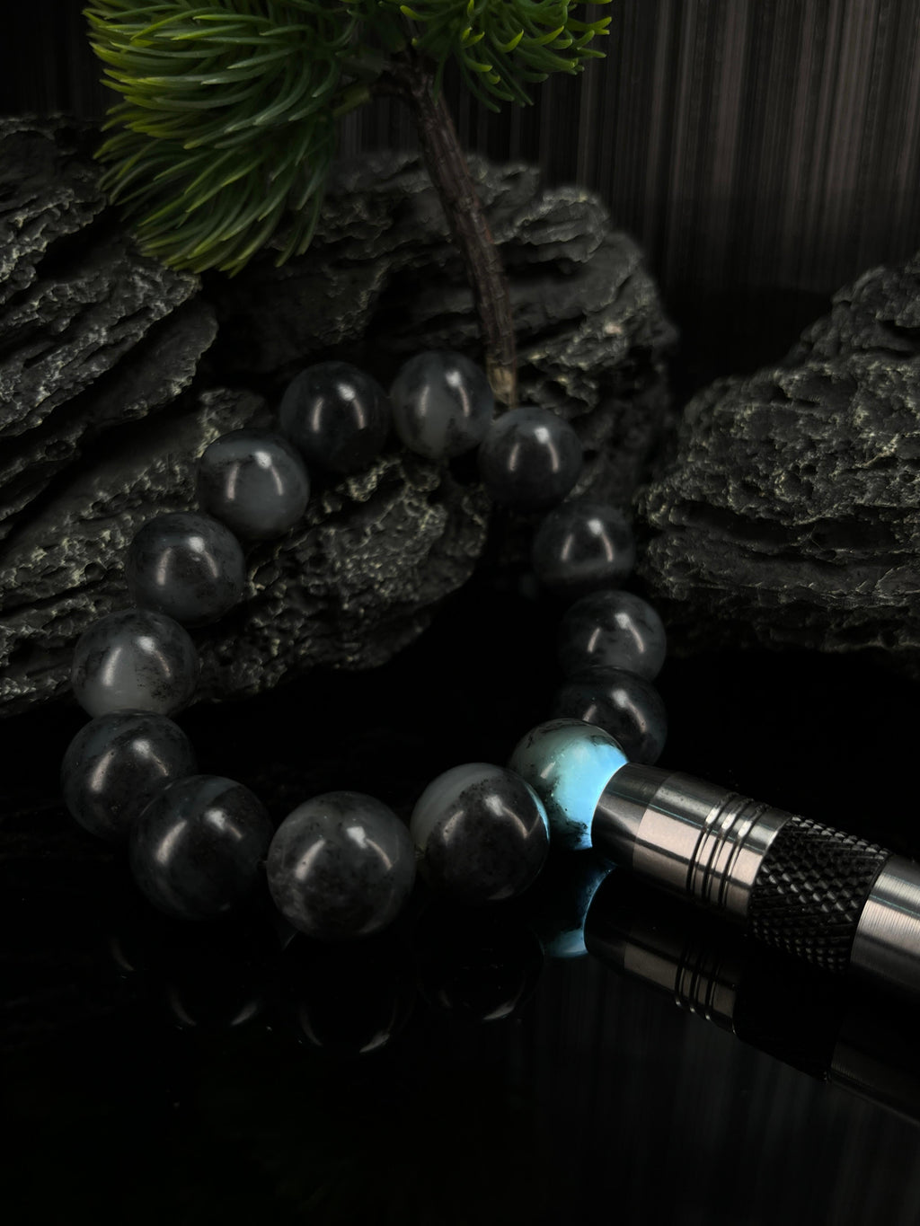 和田玉青花带皮籽料手串（14卡）（yc222792）