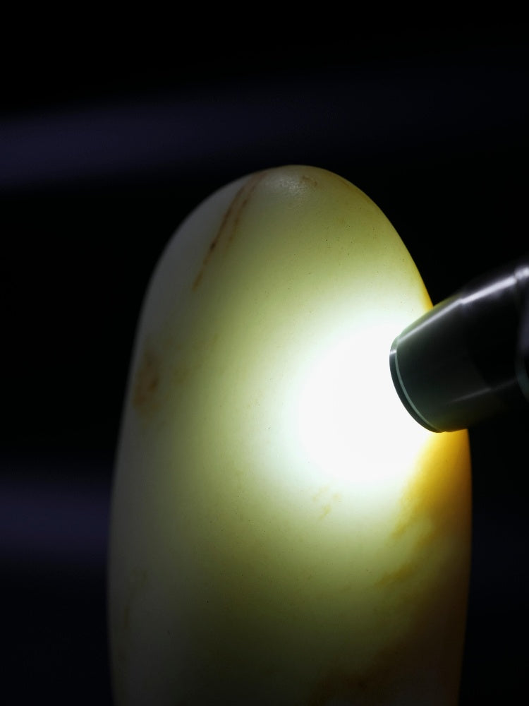 和田玉收藏级“红皮白肉”籽料原石大手把（yc255658）