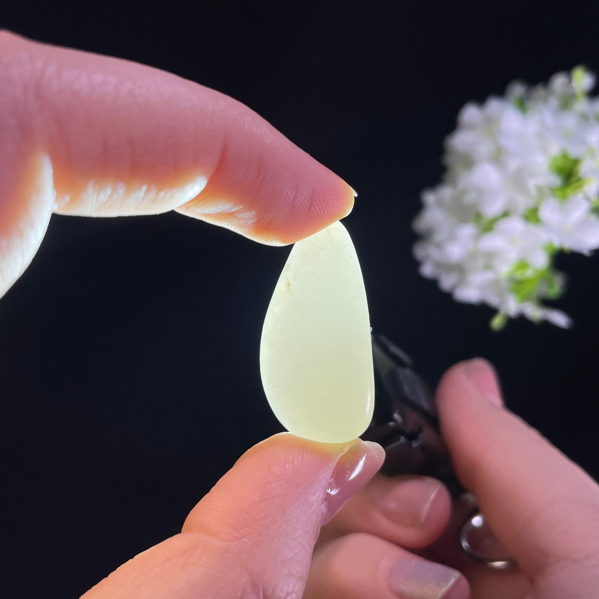 和田玉一级白“玉润水清”光白籽原石（yc284356）