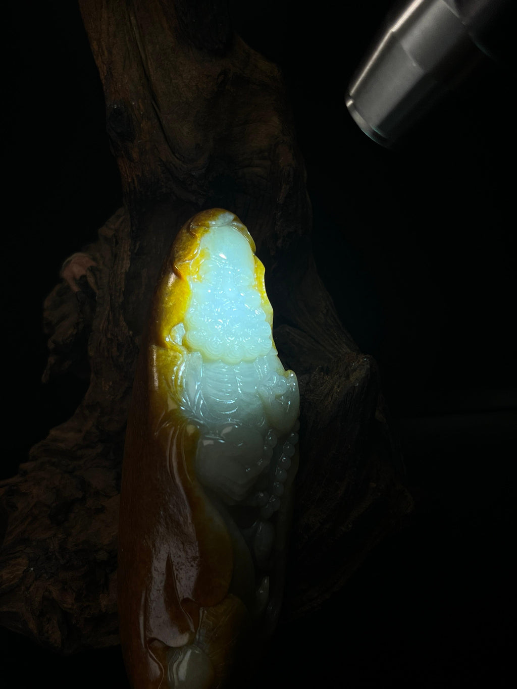 新疆和田玉籽料原石黄沁皮盘古雕刻手把件（yc236709）