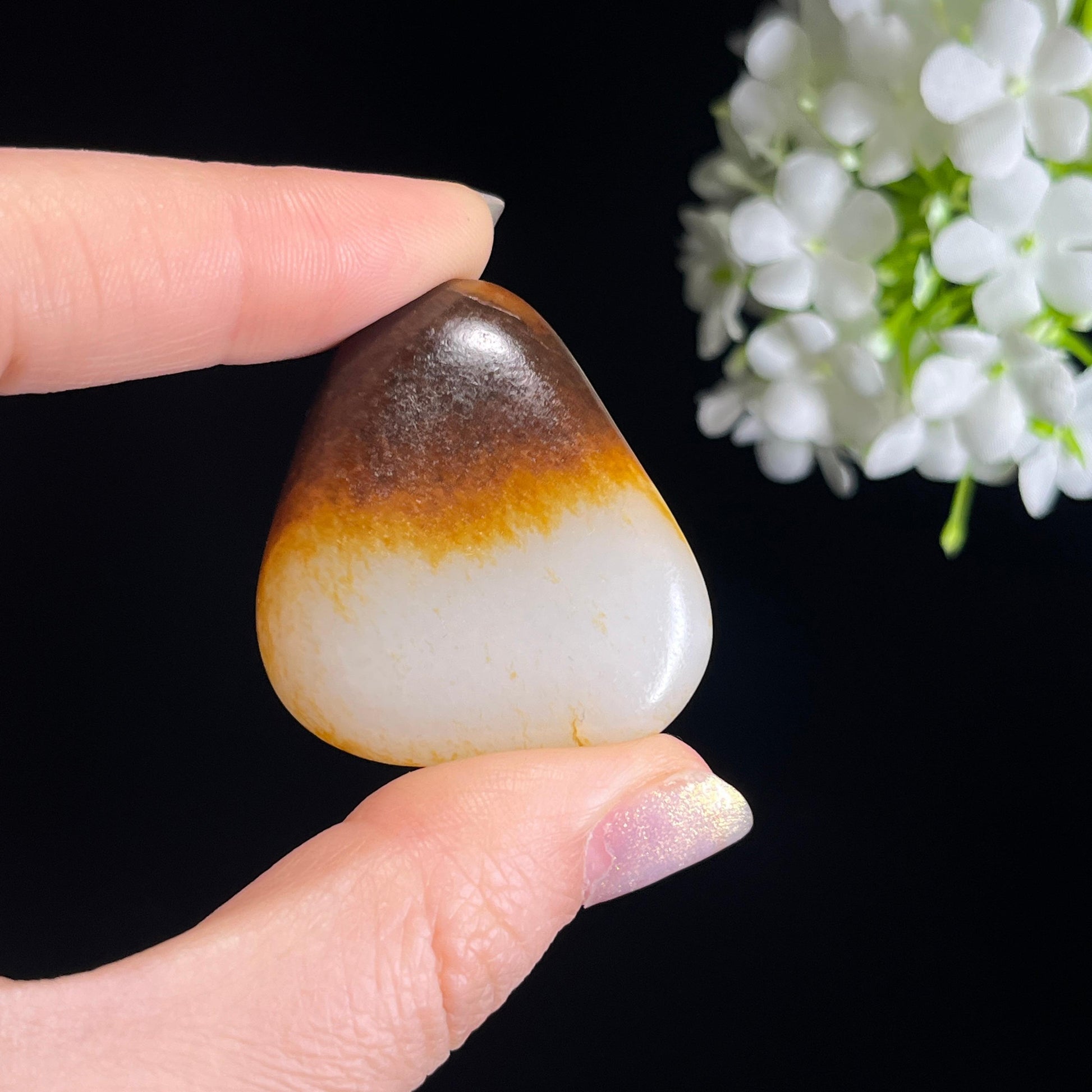 新疆天然和田玉“宏运当头”黑红皮特色籽料（yc340504）