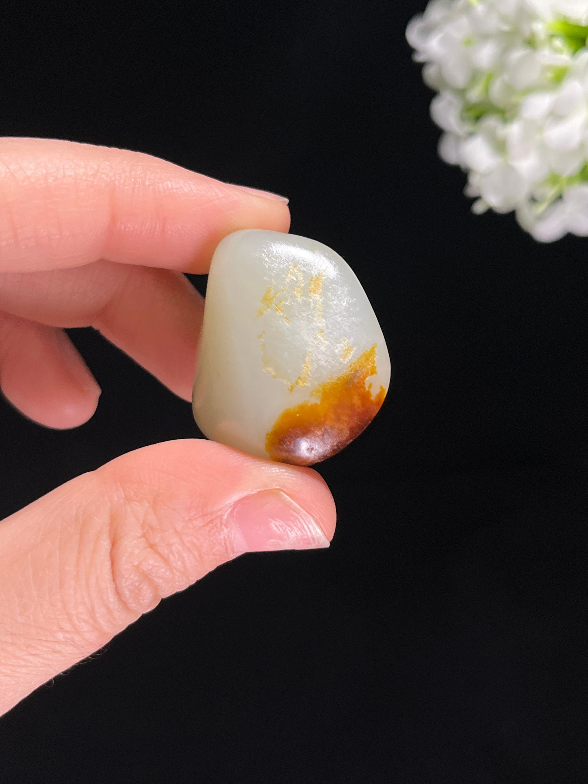 和田玉白玉“顶天立地”聚红皮籽料原石（yc258661）