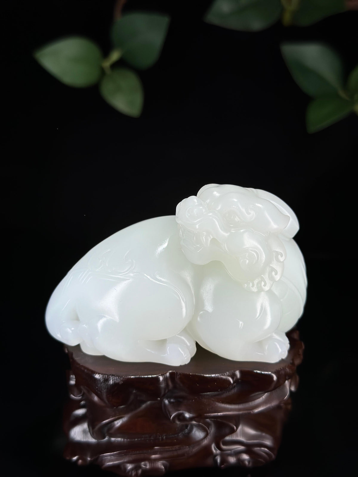 臻品和田玉羊脂白玉回首貔貅手把件（yc741638）