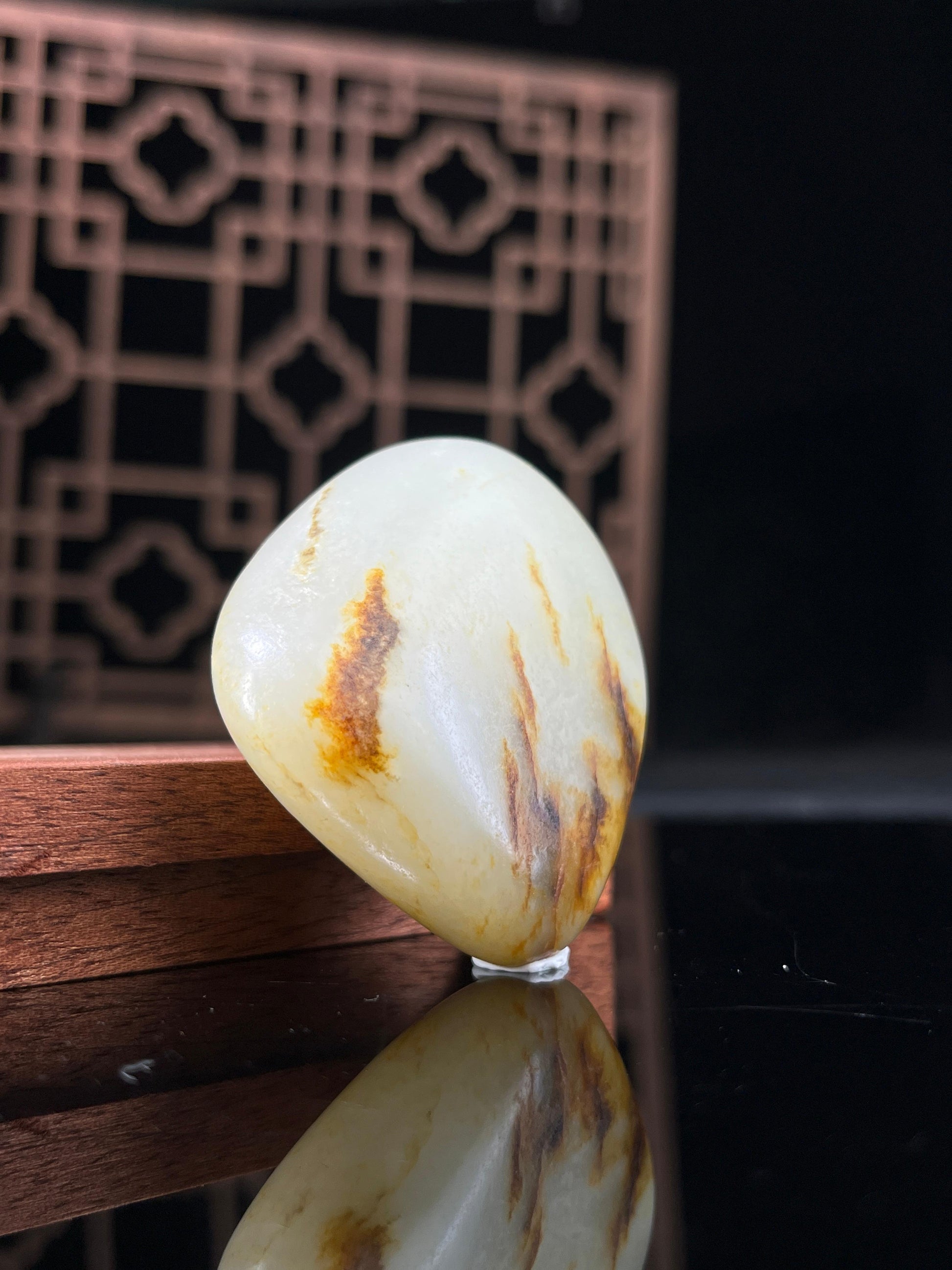 新疆和田玉白玉籽料原石聚红皮挂件4（yc234067）