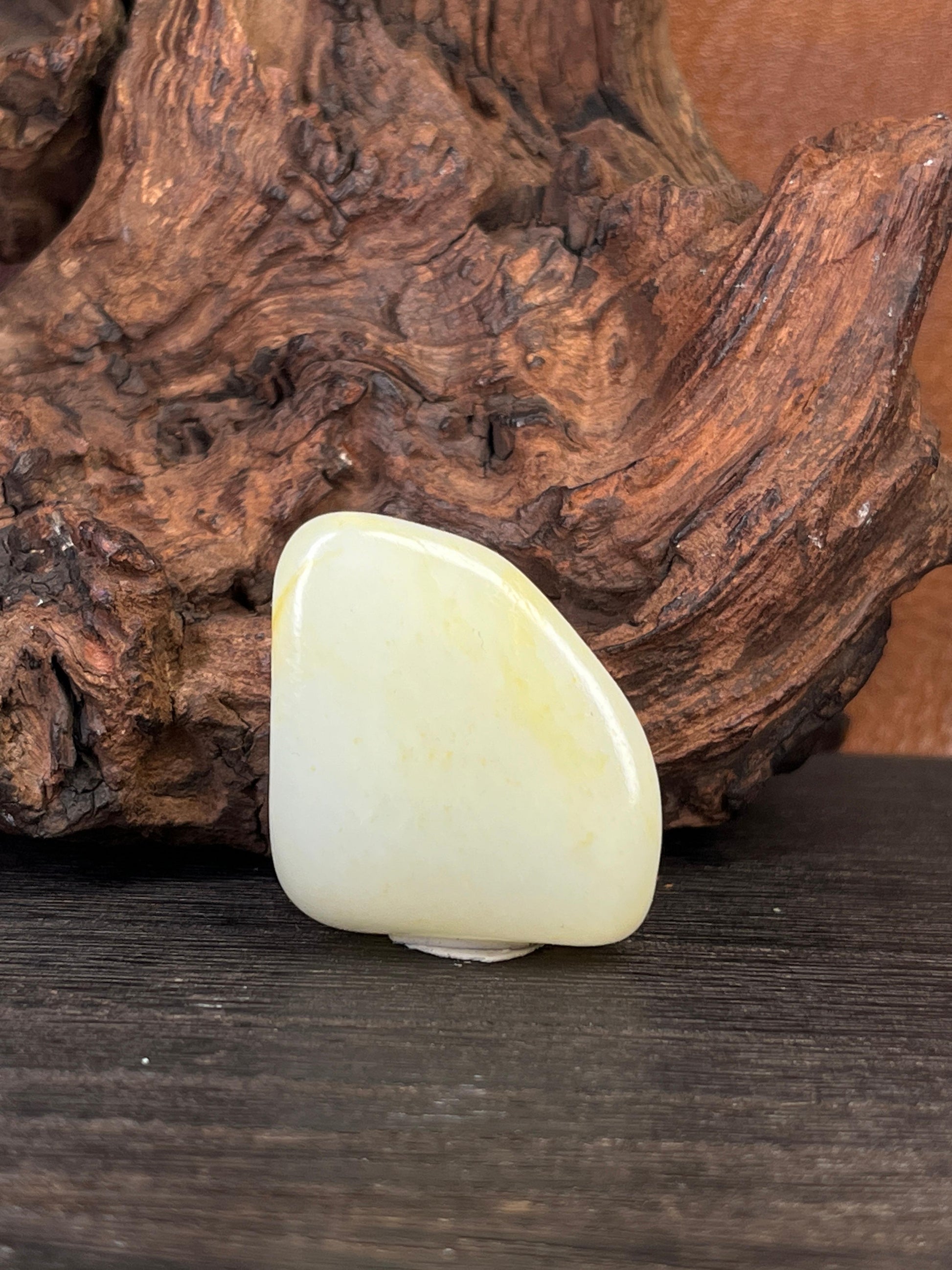 新疆和田玉白玉洒金皮籽料原石挂件（yc227803）