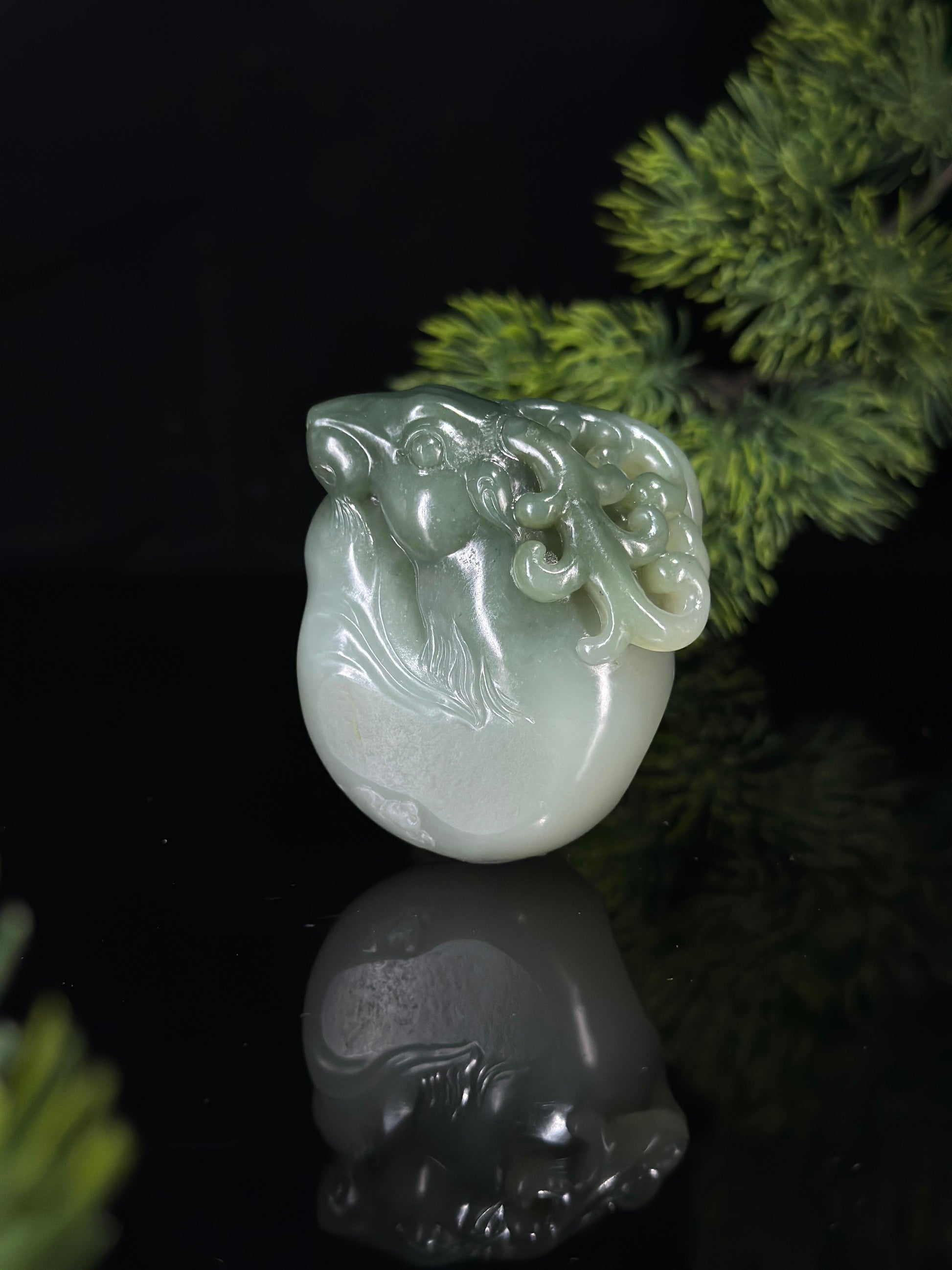 新疆和田玉青白玉籽料福禄寿灵鹿献桃精品手把件（yc489694）