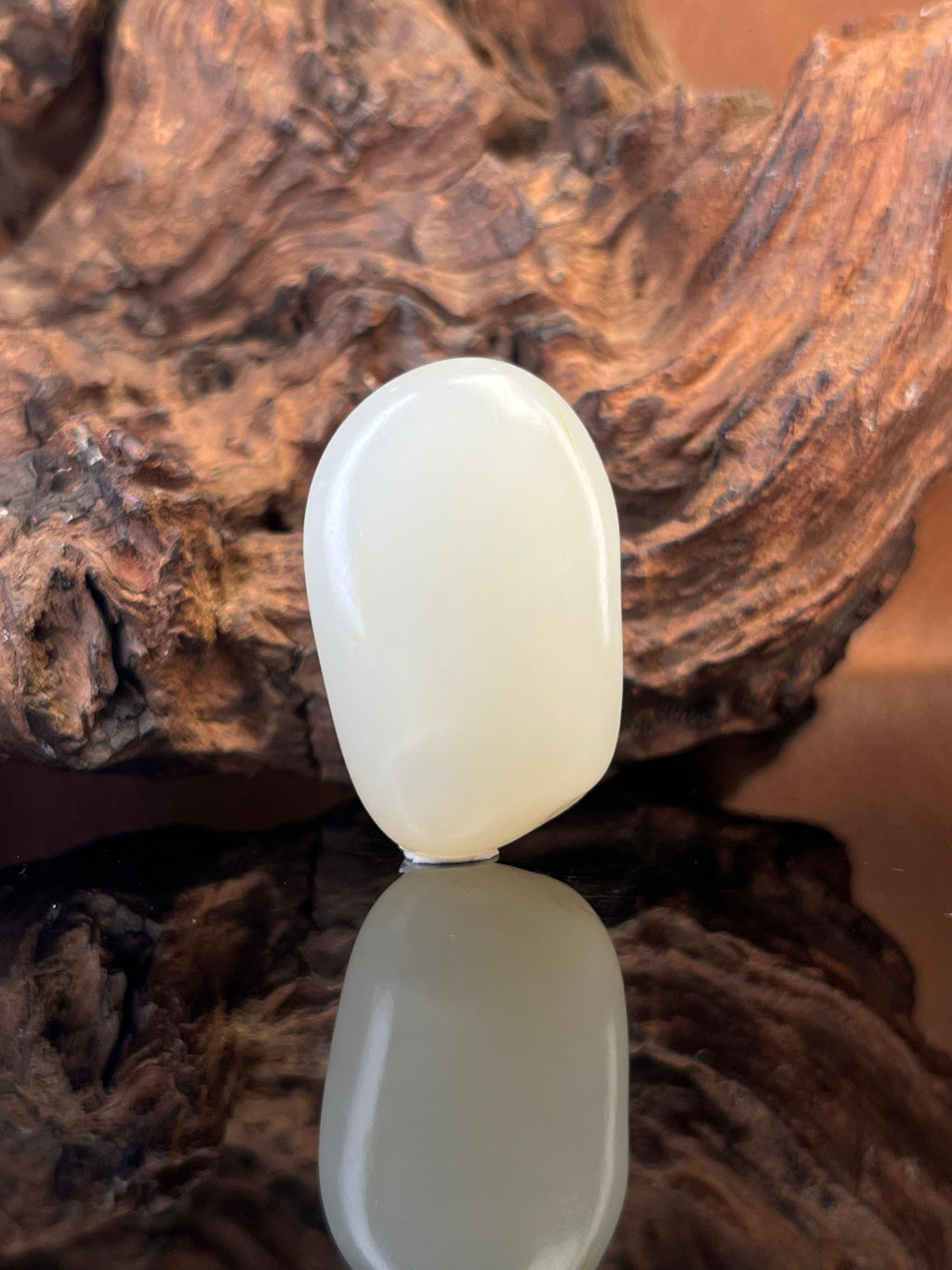 新疆和田玉光白籽料原石挂件（yc228186）